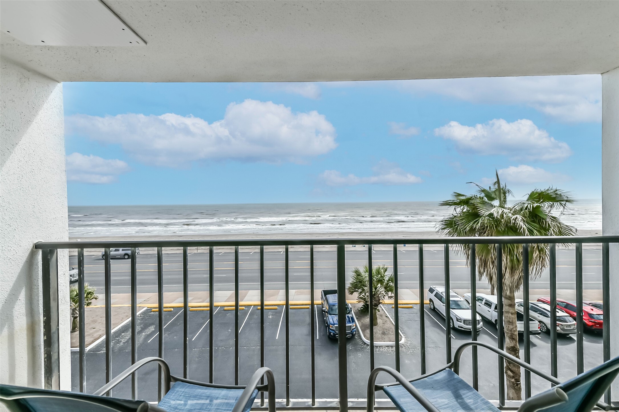7310 Seawall Boulevard 402 Property Photo 2