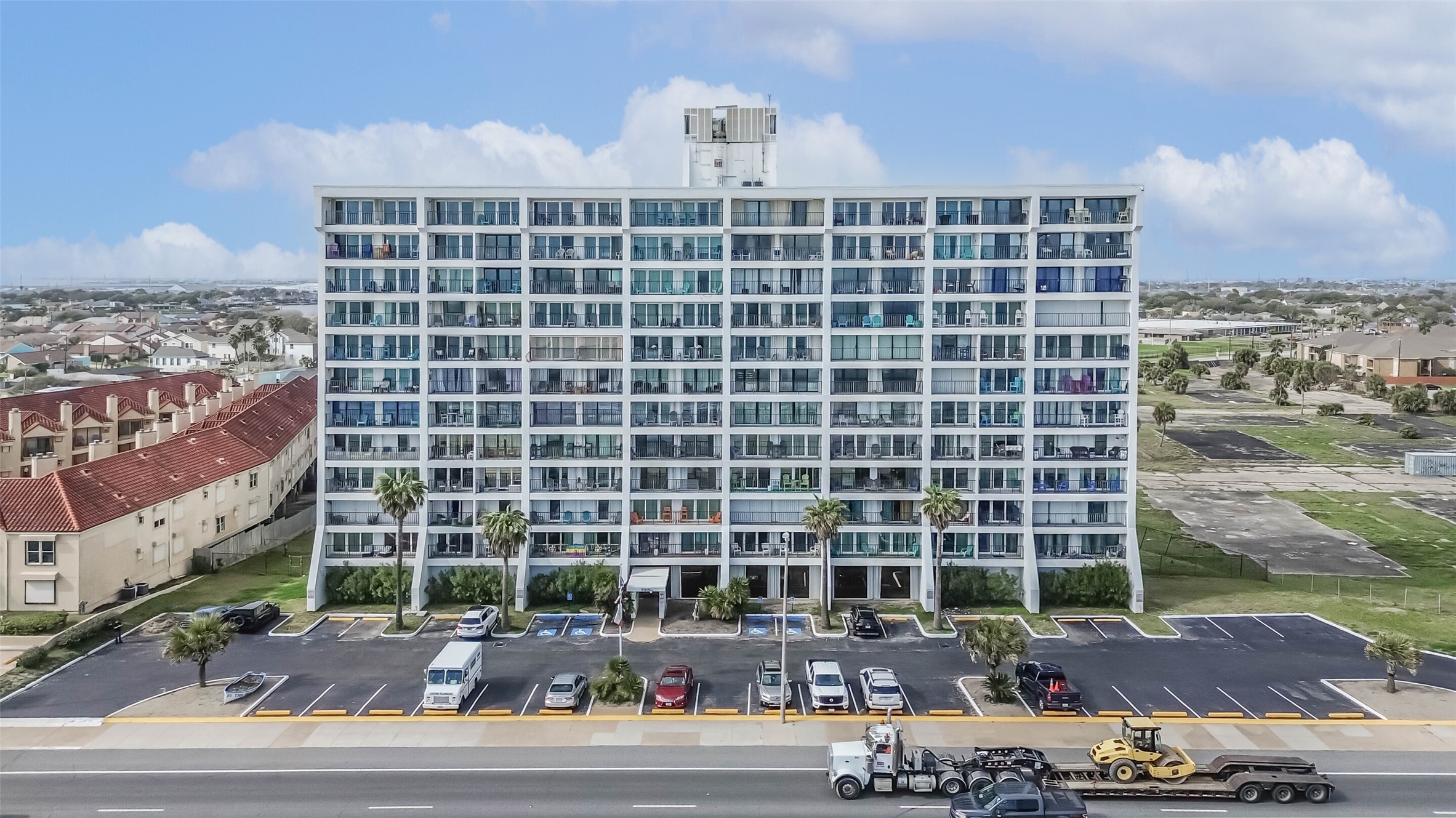 7310 Seawall Boulevard 402 Property Photo 4