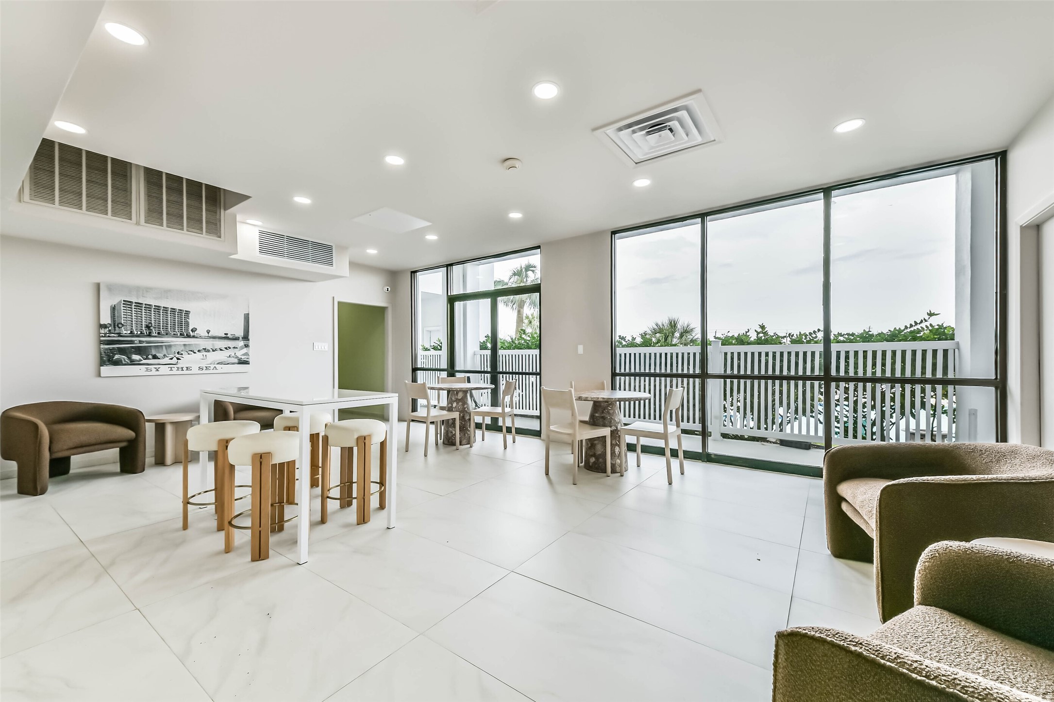 7310 Seawall Boulevard 402 Property Photo 14