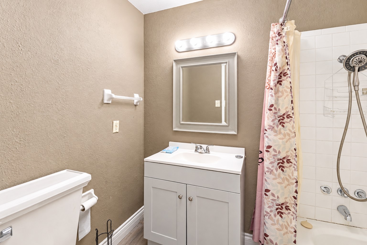 1303 Lake Road Property Photo 12