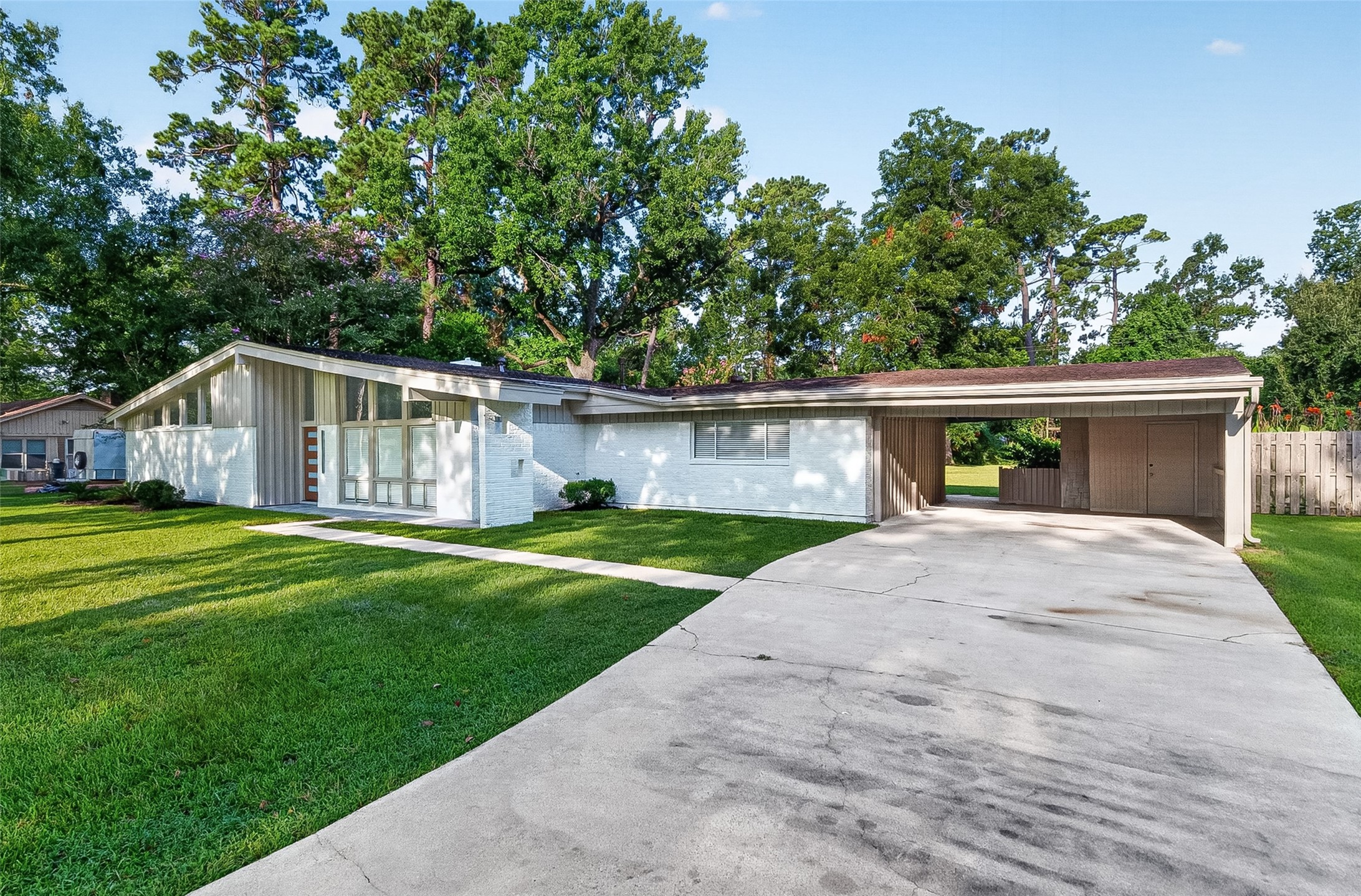 11619 Possum Hollow Lane Property Photo 3
