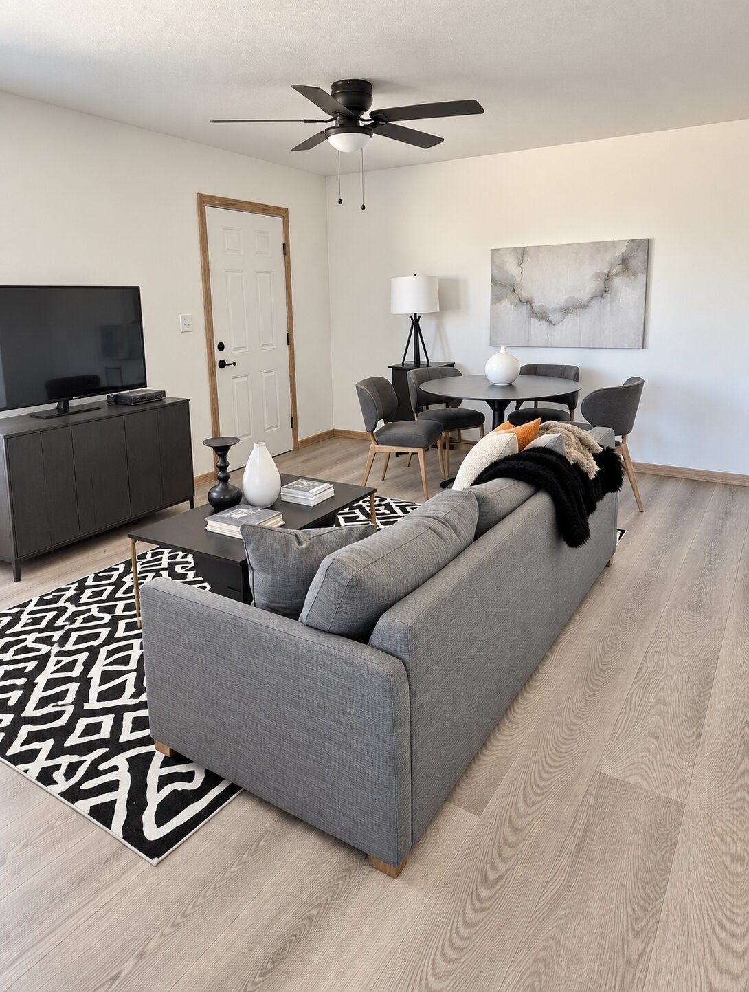 1212 Roosevelt Street Property Photo 4