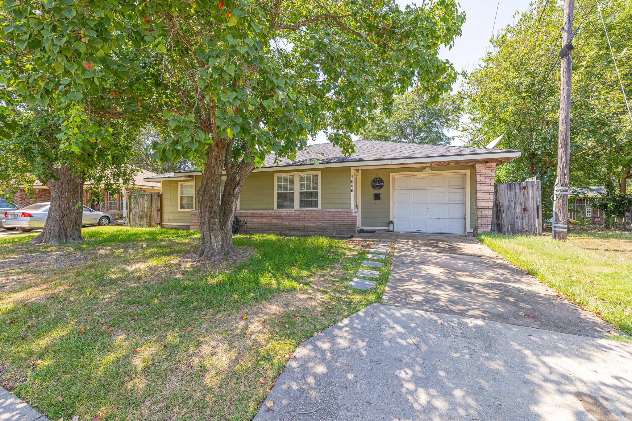 1806 Linda Lane Property Photo 1