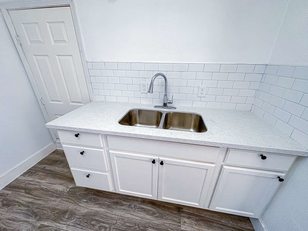 2555 Pierce Street Property Photo 5