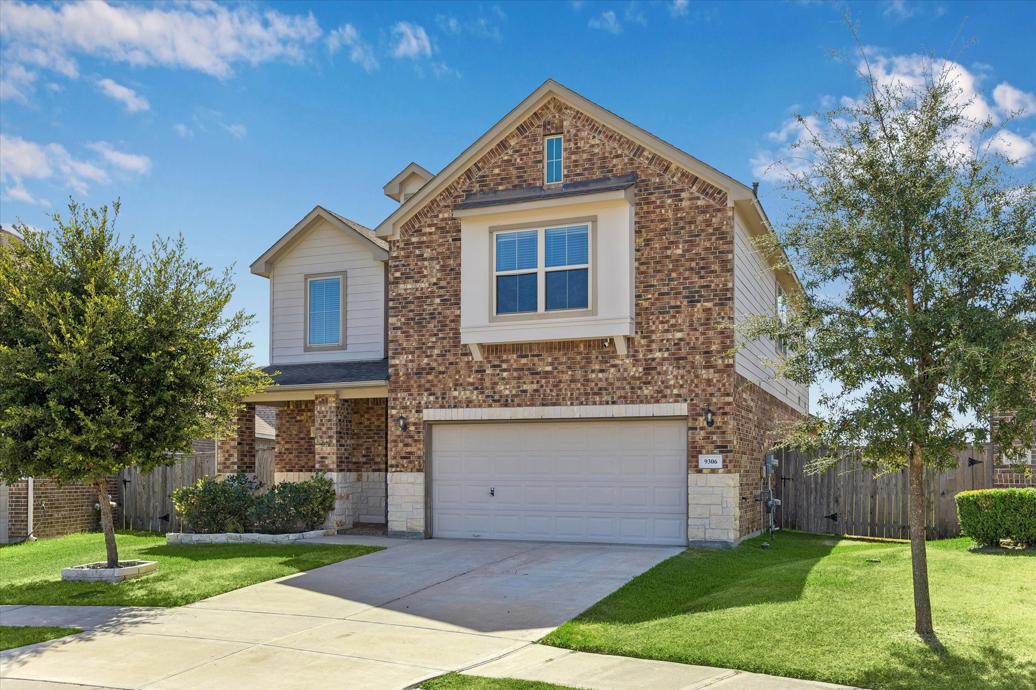 9306 Rustic Bay Court