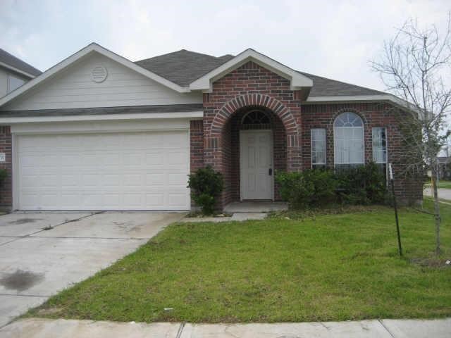 13735 Matthias Trail Property Photo 1