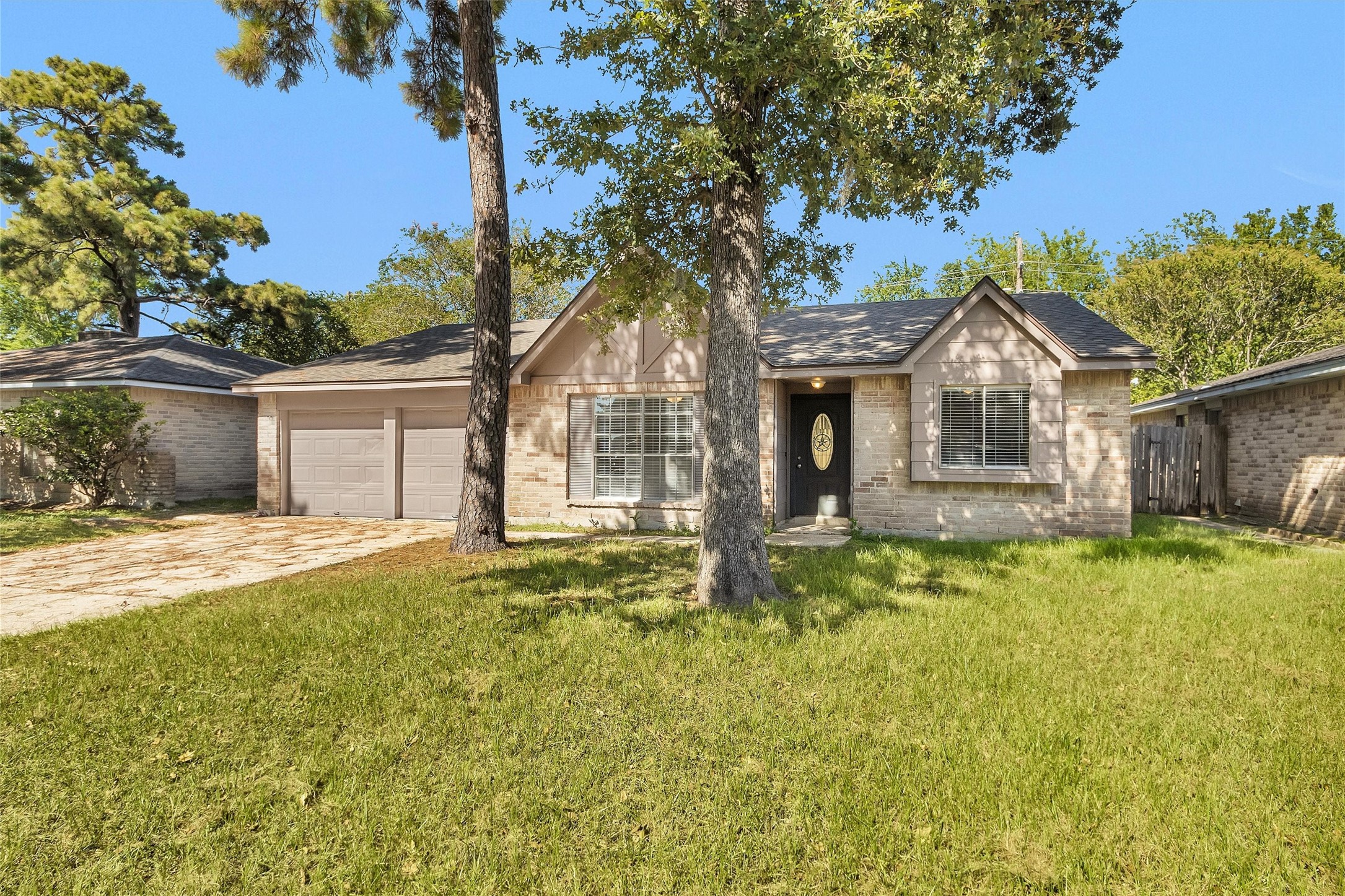 23038 Banquo Drive Property Photo 2