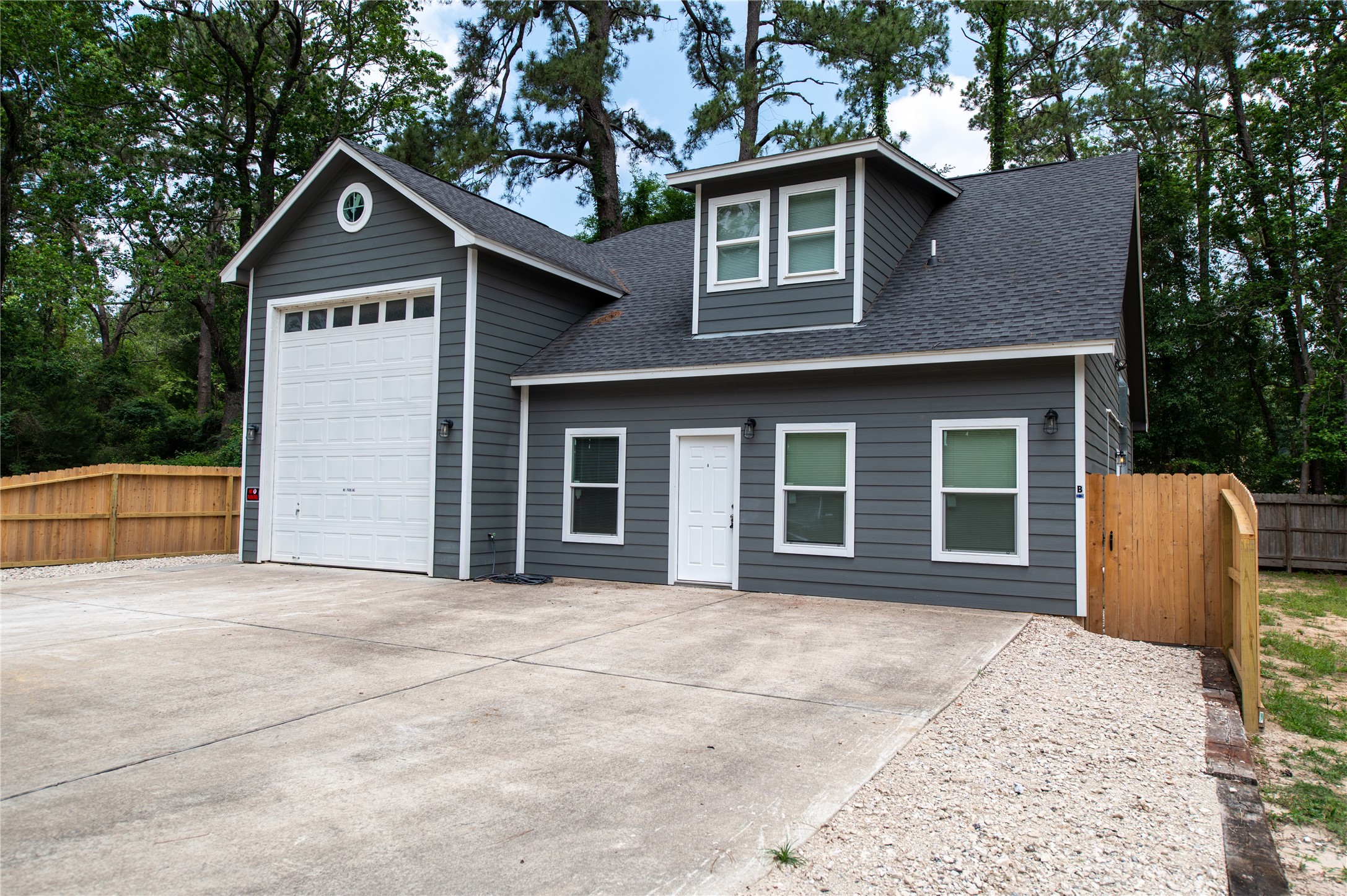 519 Magnolia Point Drive B Property Photo 1