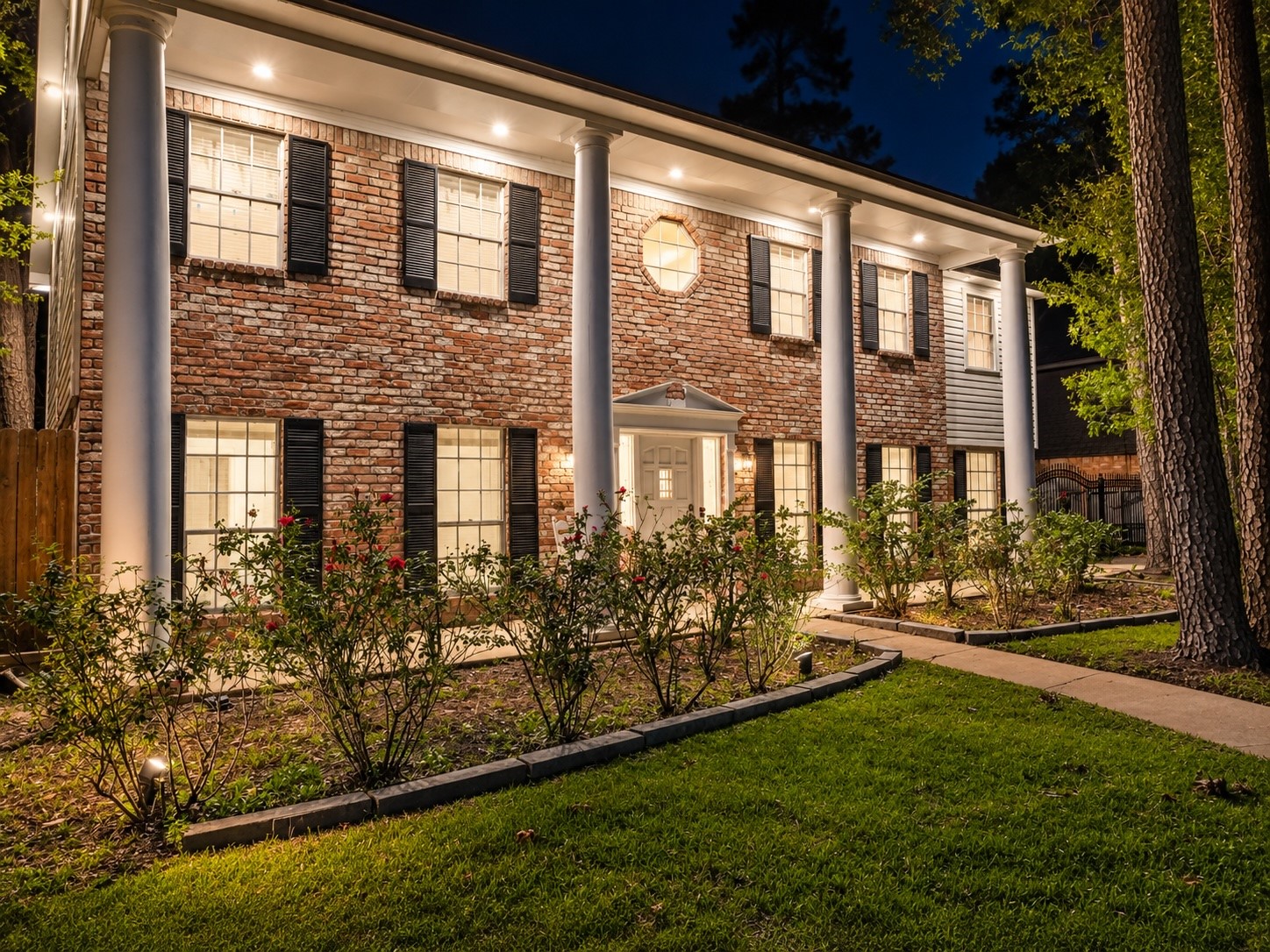 8218 Oak Moss Drive Property Photo 1
