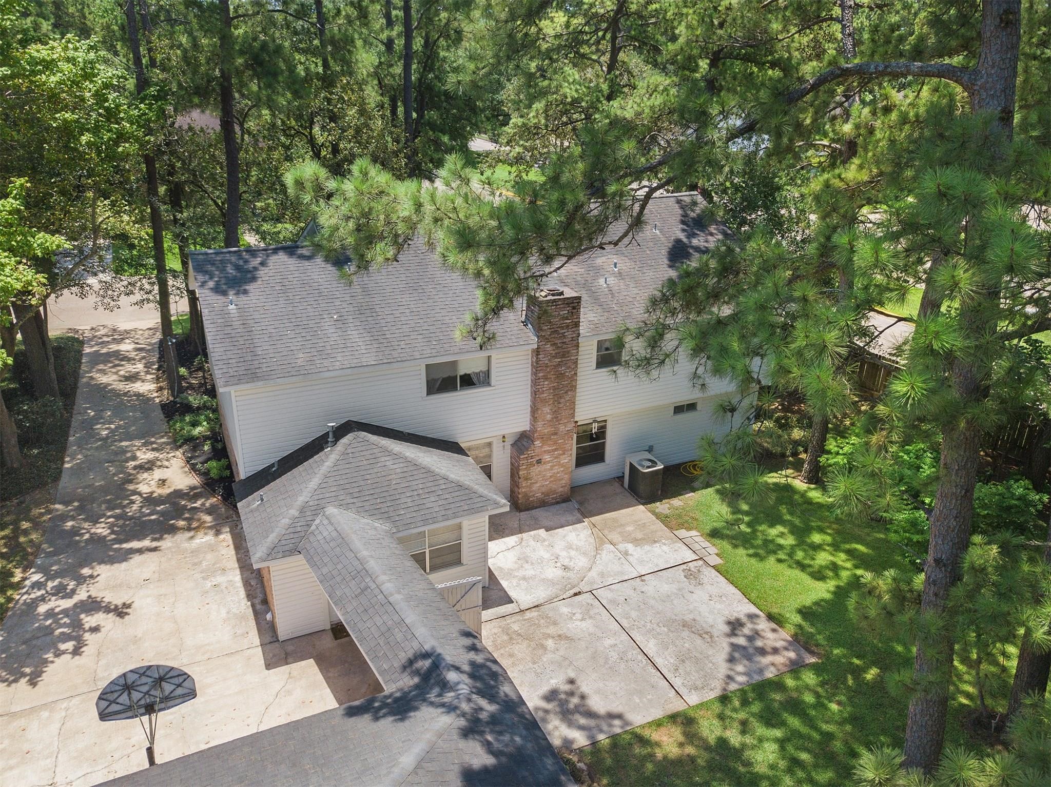 8218 Oak Moss Drive Property Photo 5