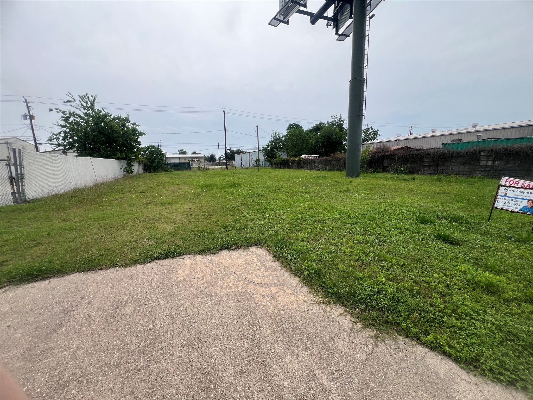 406 Highway 146 N Property Photo 2