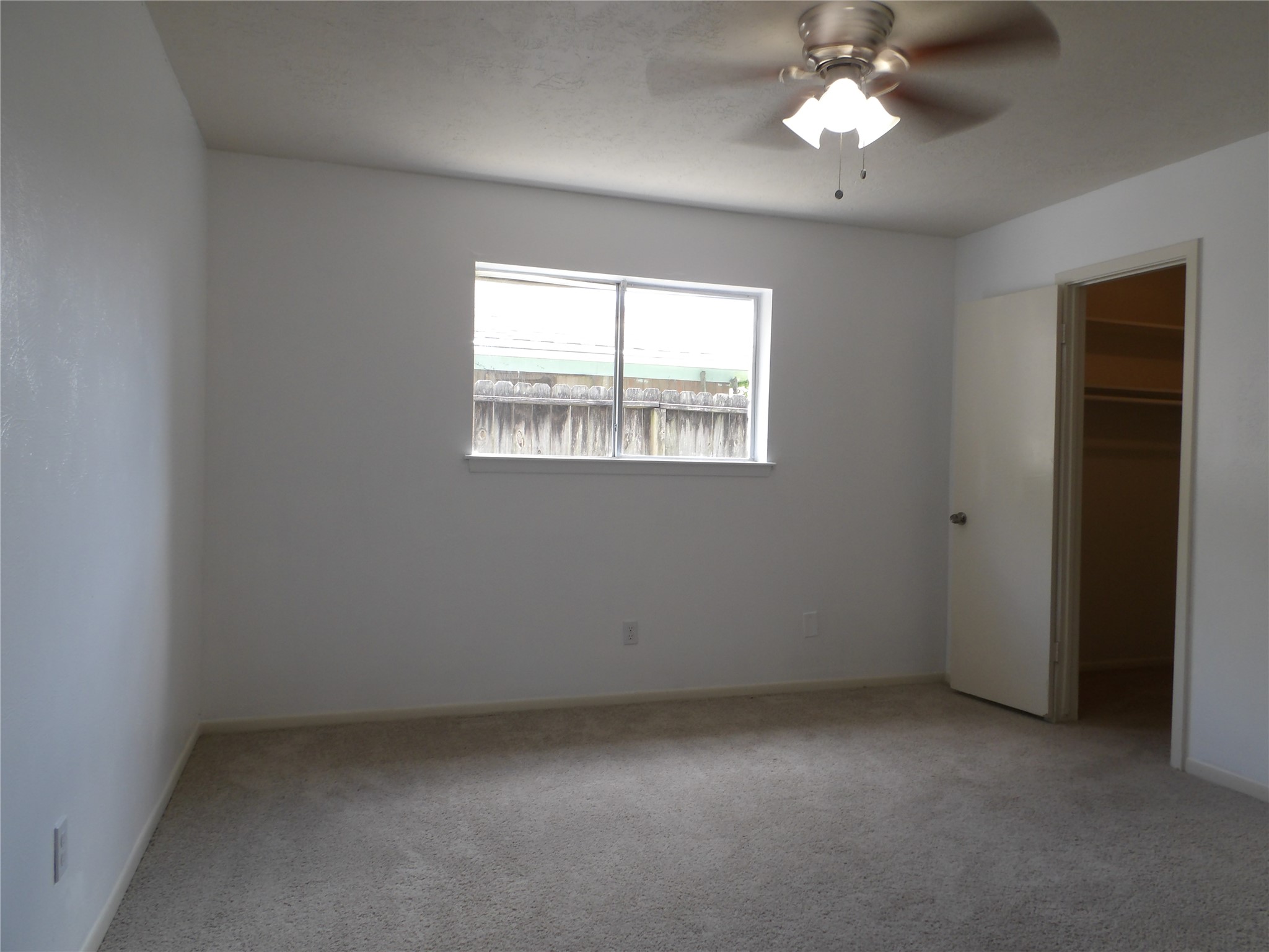 2434 Tyler Lane Property Photo 5