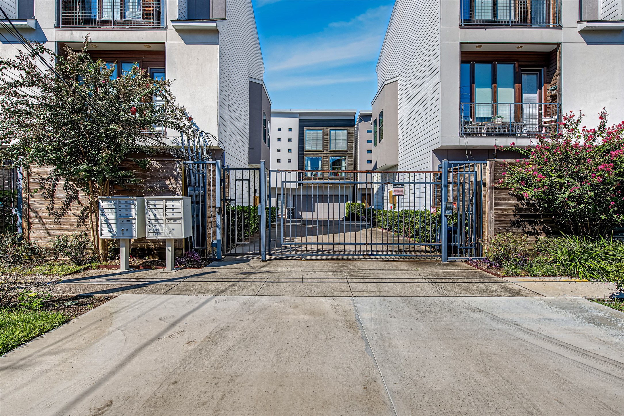 1555 Birdsall Street A Property Photo 1