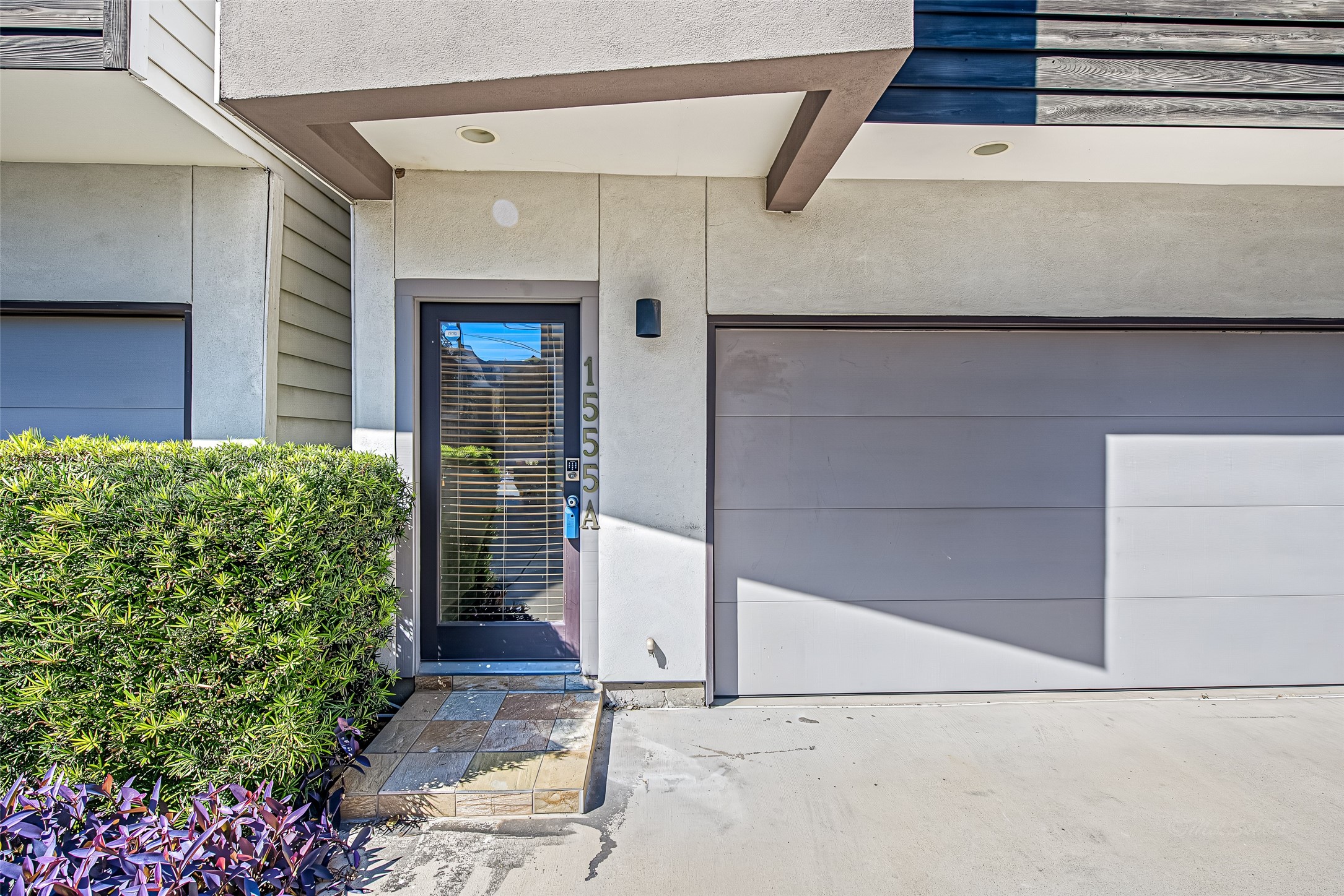 1555 Birdsall Street A Property Photo 5