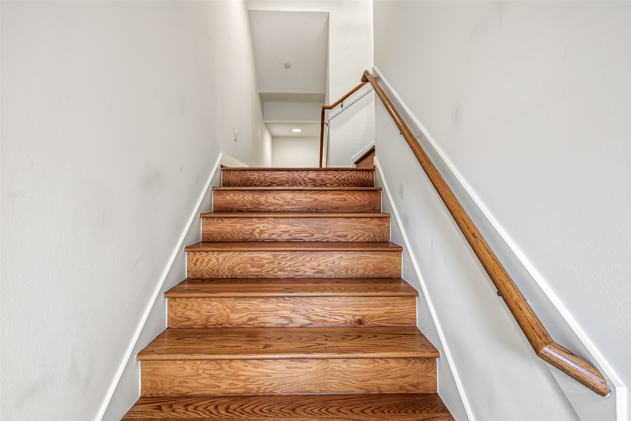 1555 Birdsall Street A Property Photo 6