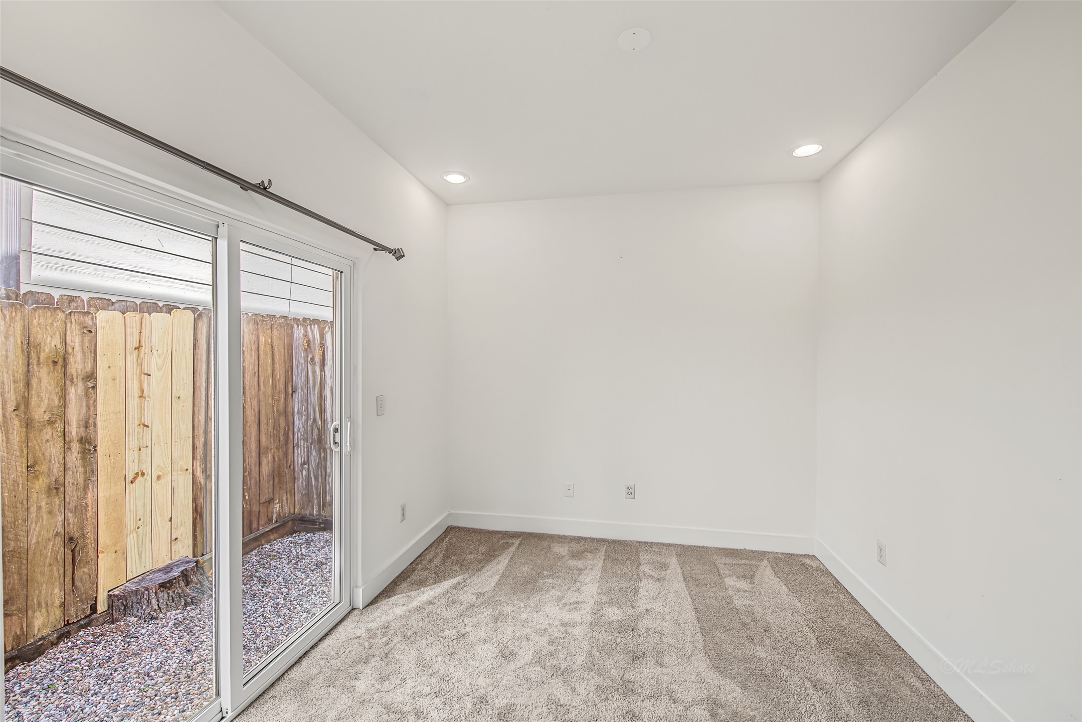 1555 Birdsall Street A Property Photo 7