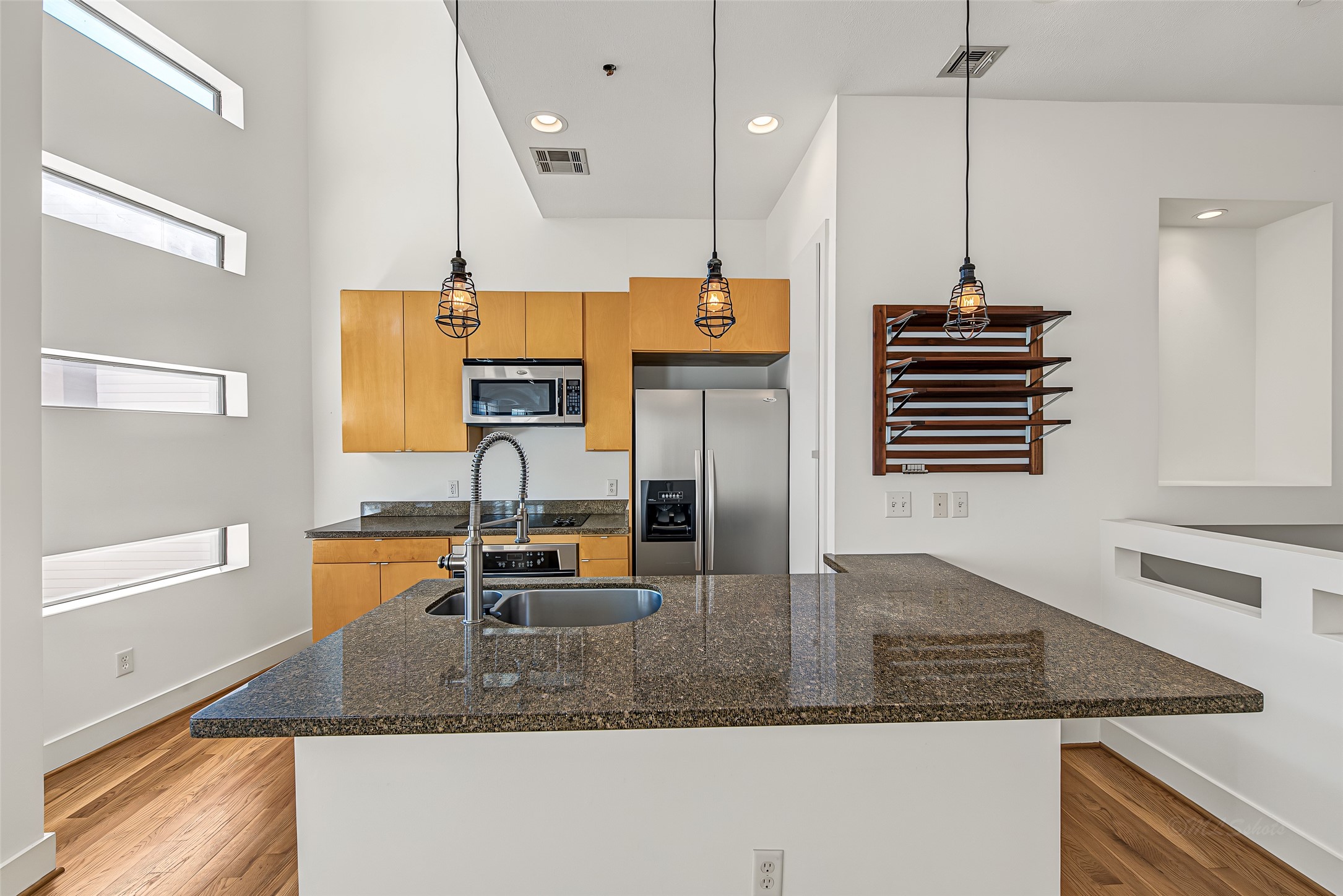 1555 Birdsall Street A Property Photo 13