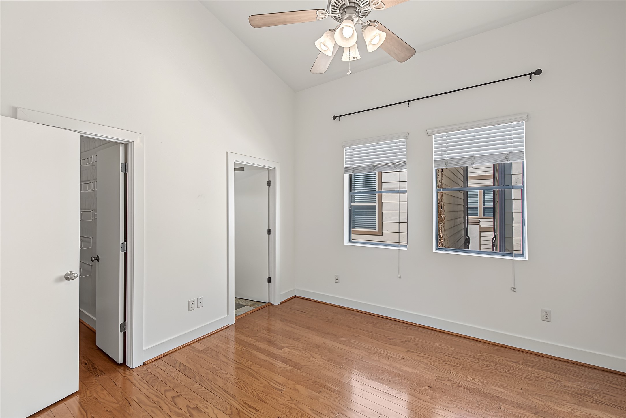 1555 Birdsall Street A Property Photo 18
