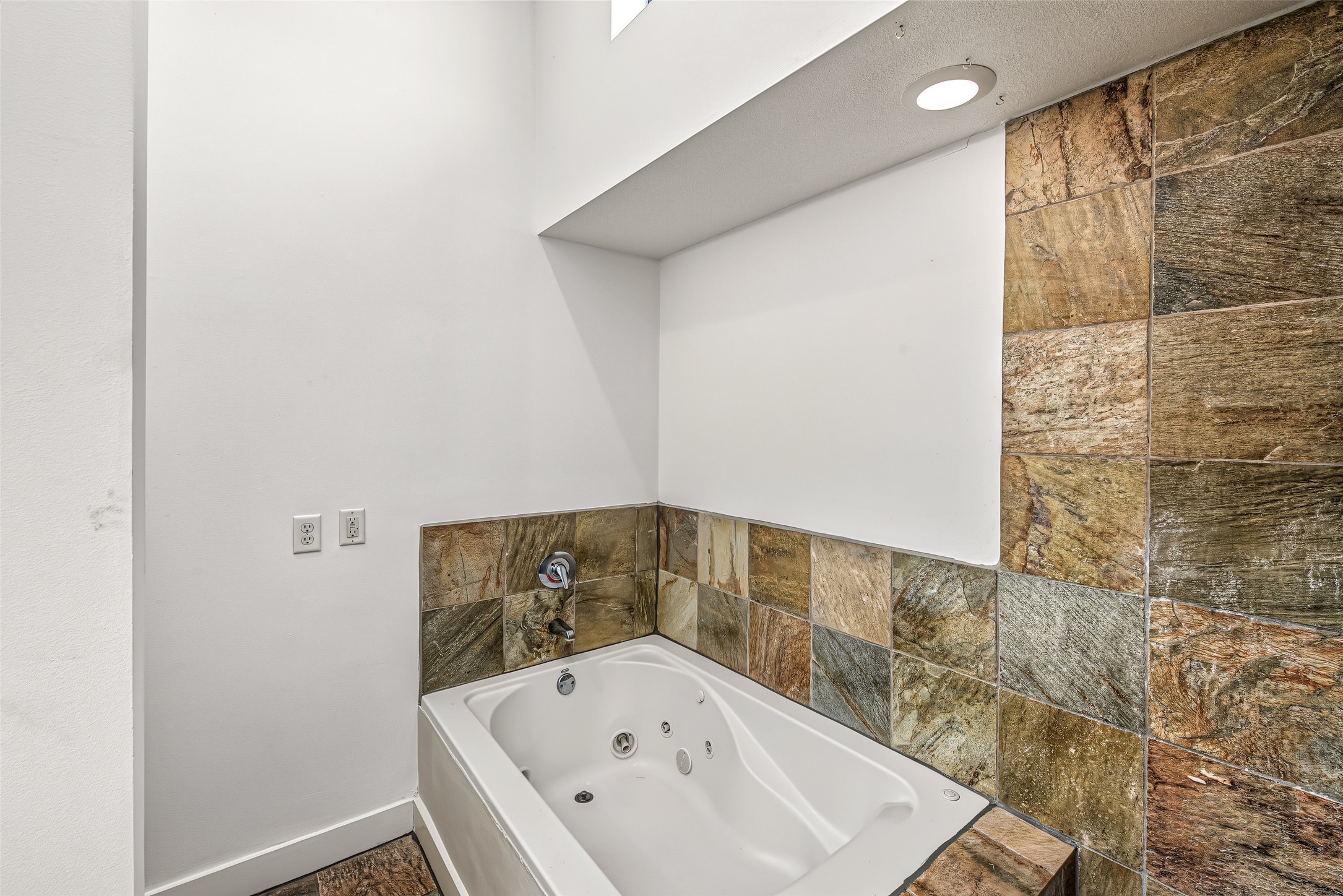 1555 Birdsall Street A Property Photo 20