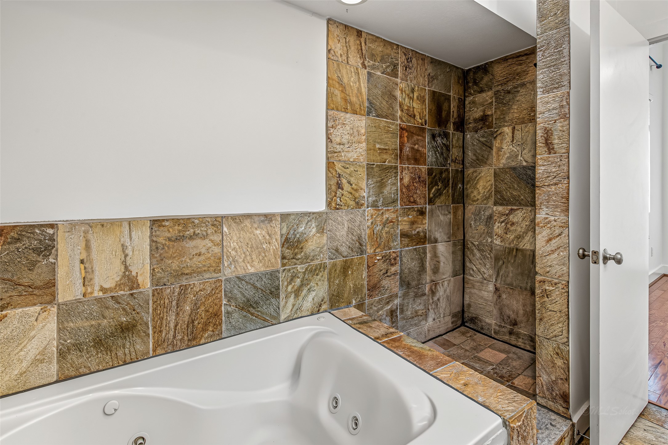 1555 Birdsall Street A Property Photo 21