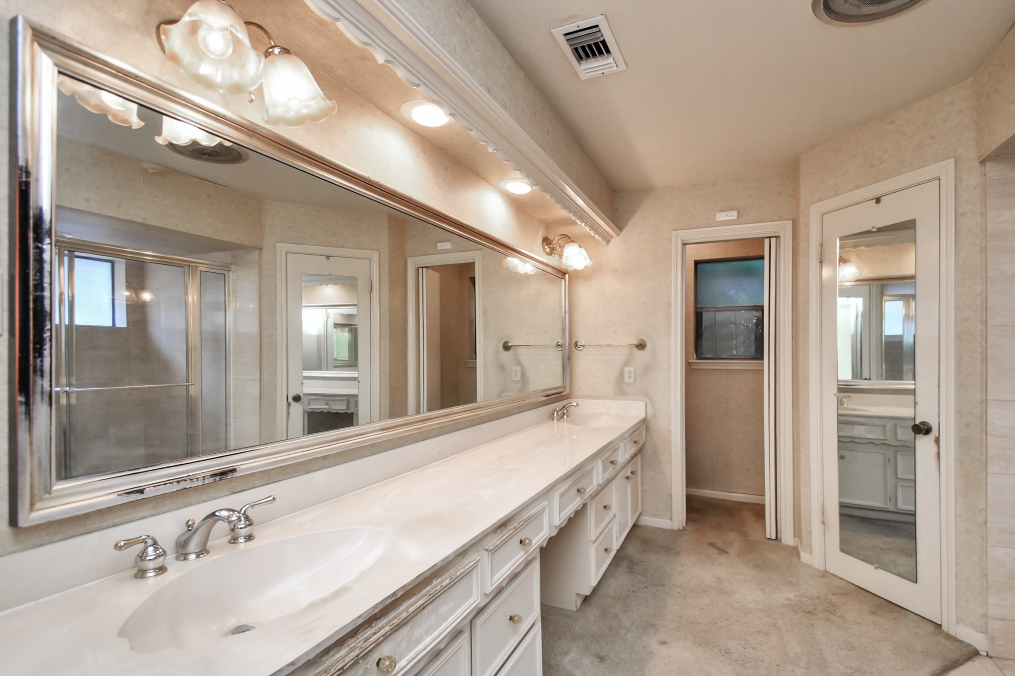 131 N Keswick Court Property Photo 14