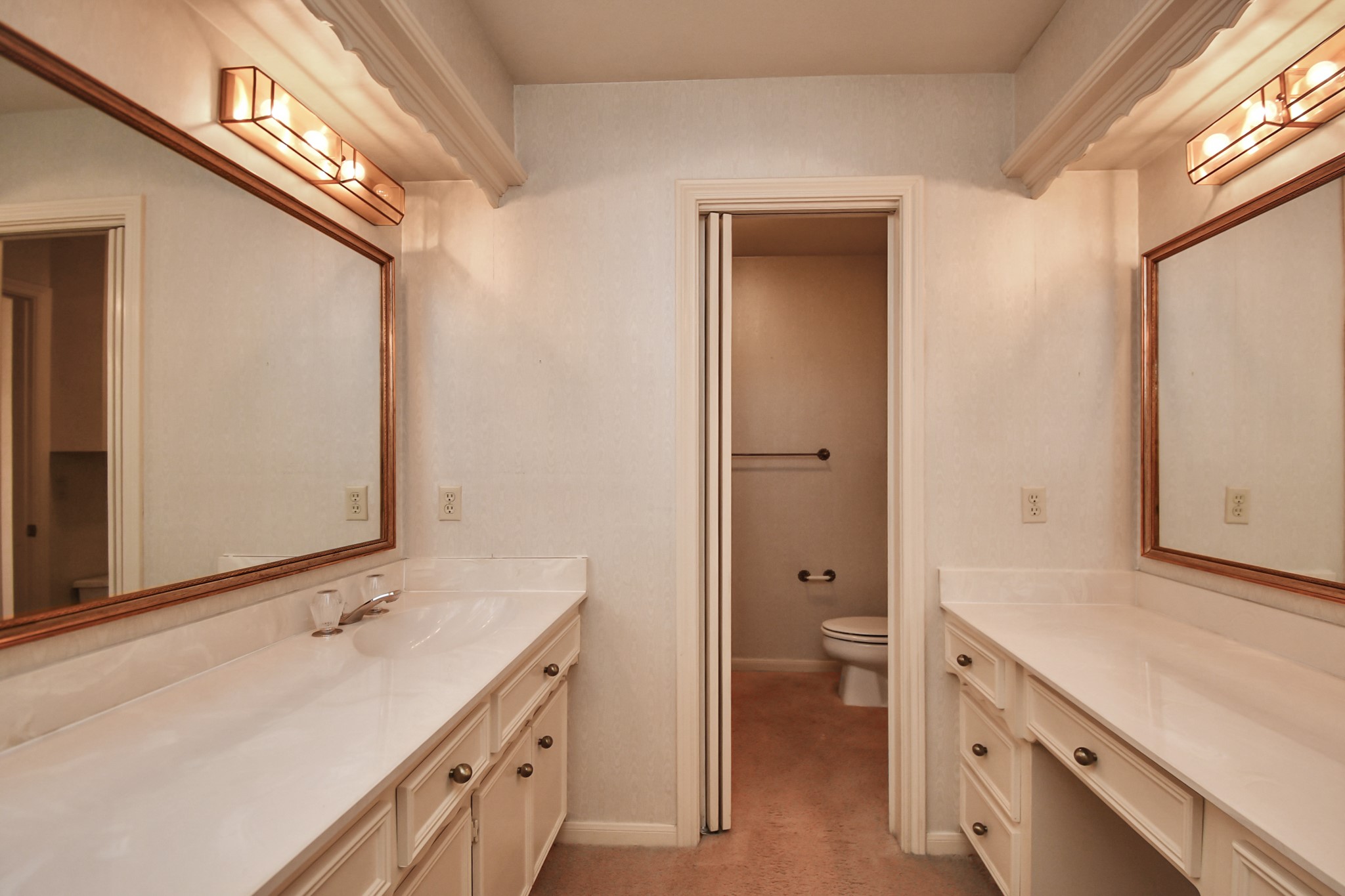 131 N Keswick Court Property Photo 18
