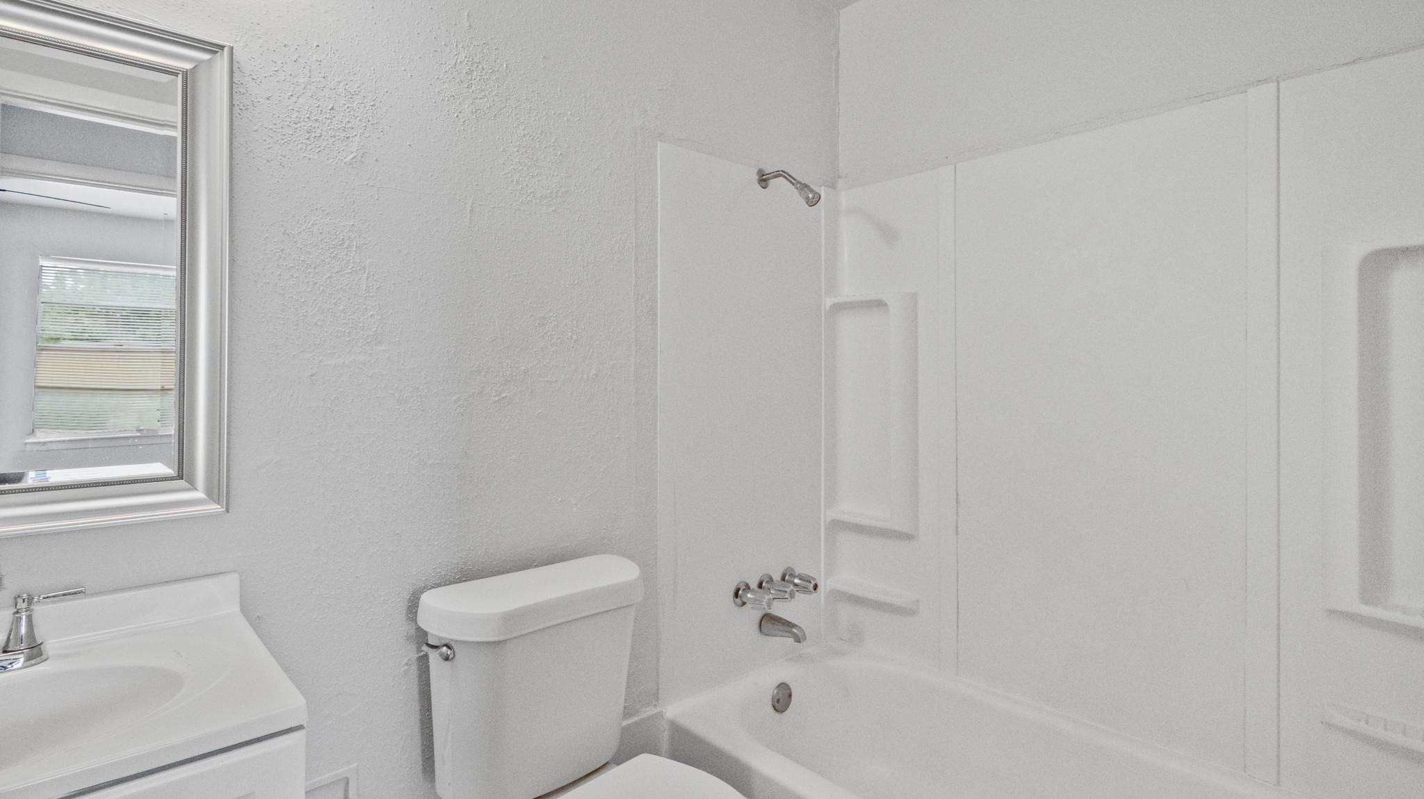 9706 Farragut Street Property Photo 9
