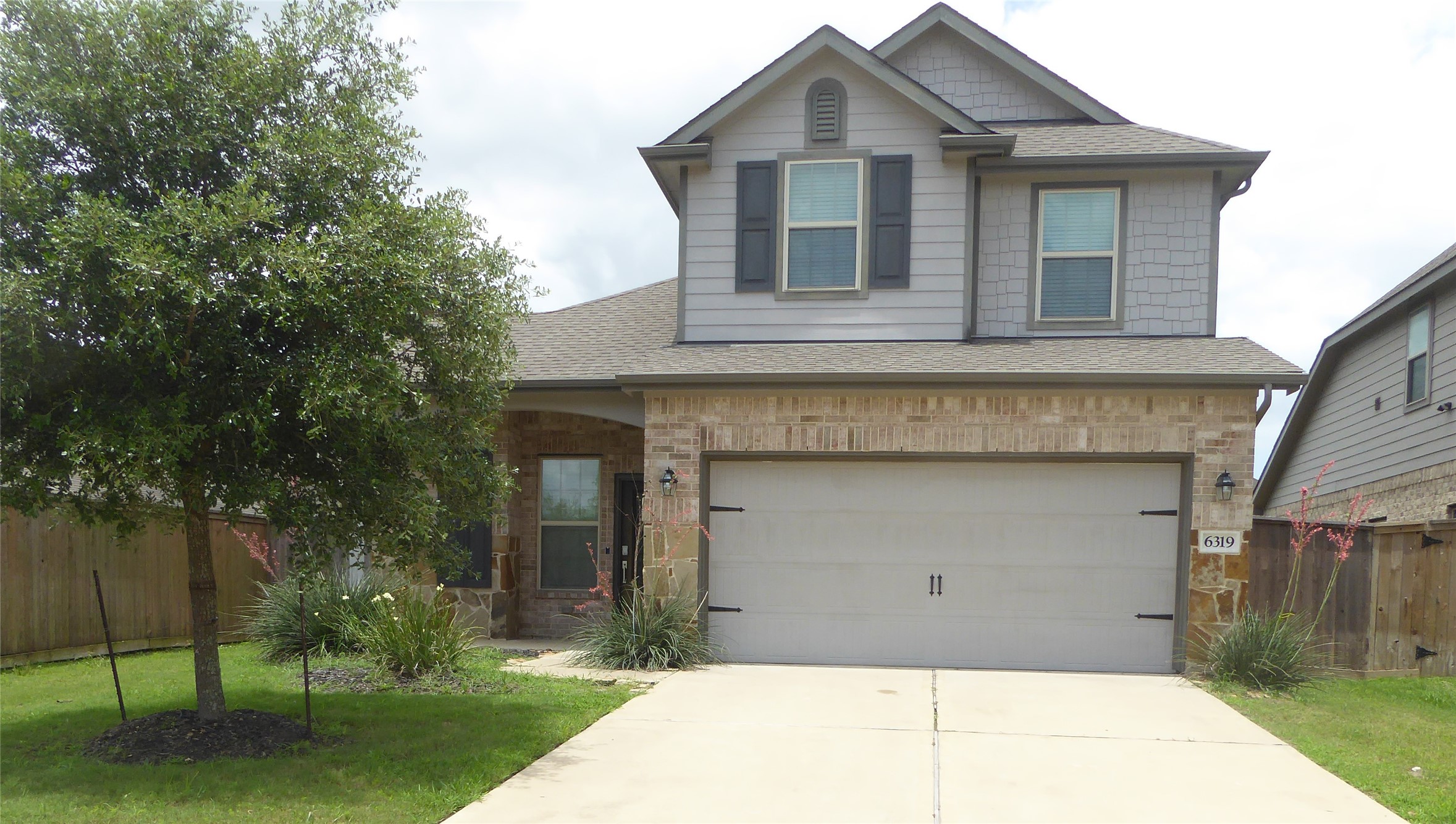 6319 Shadowbrook Hollow Trail Property Photo 1