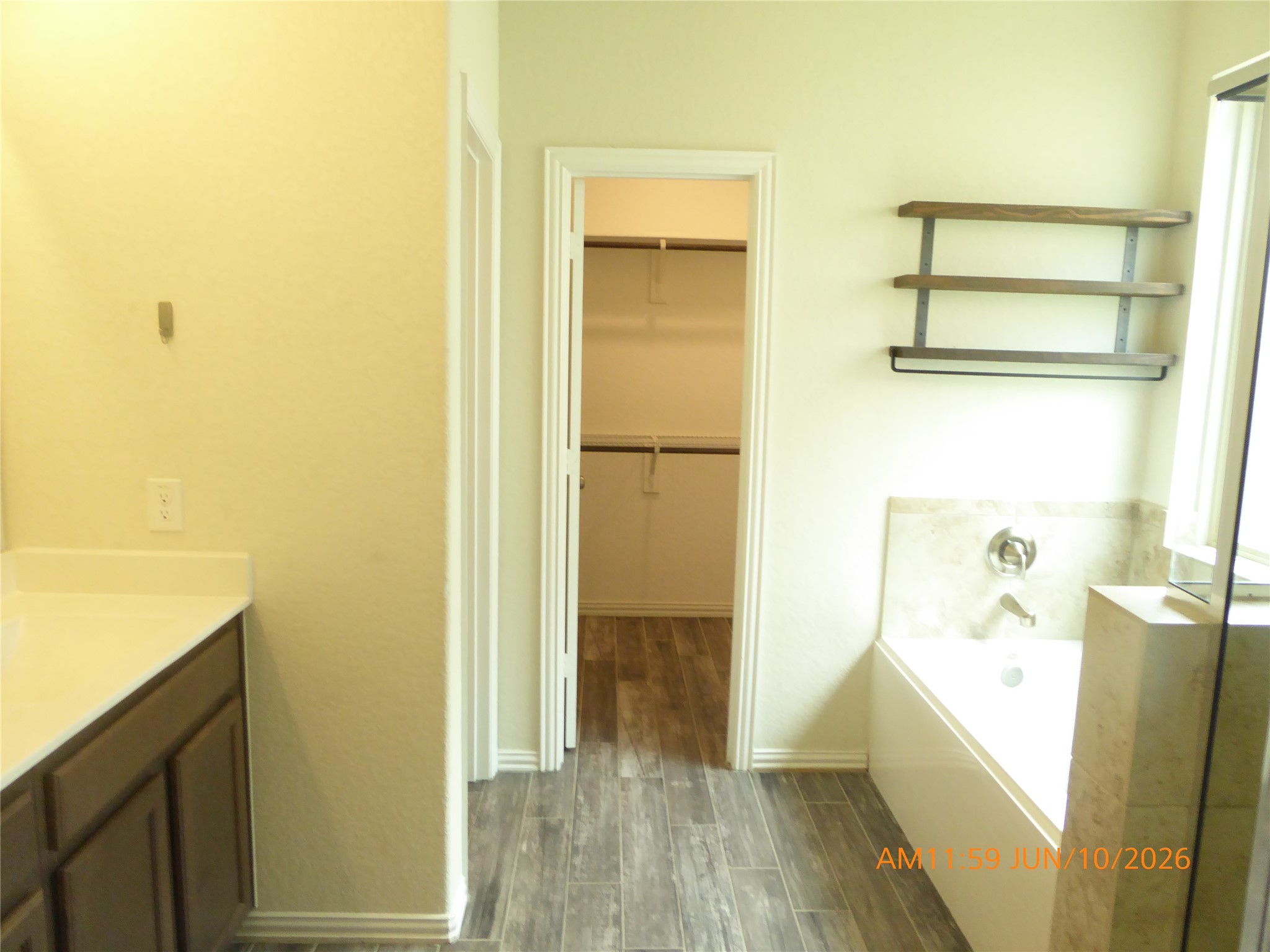 6319 Shadowbrook Hollow Trail Property Photo 12