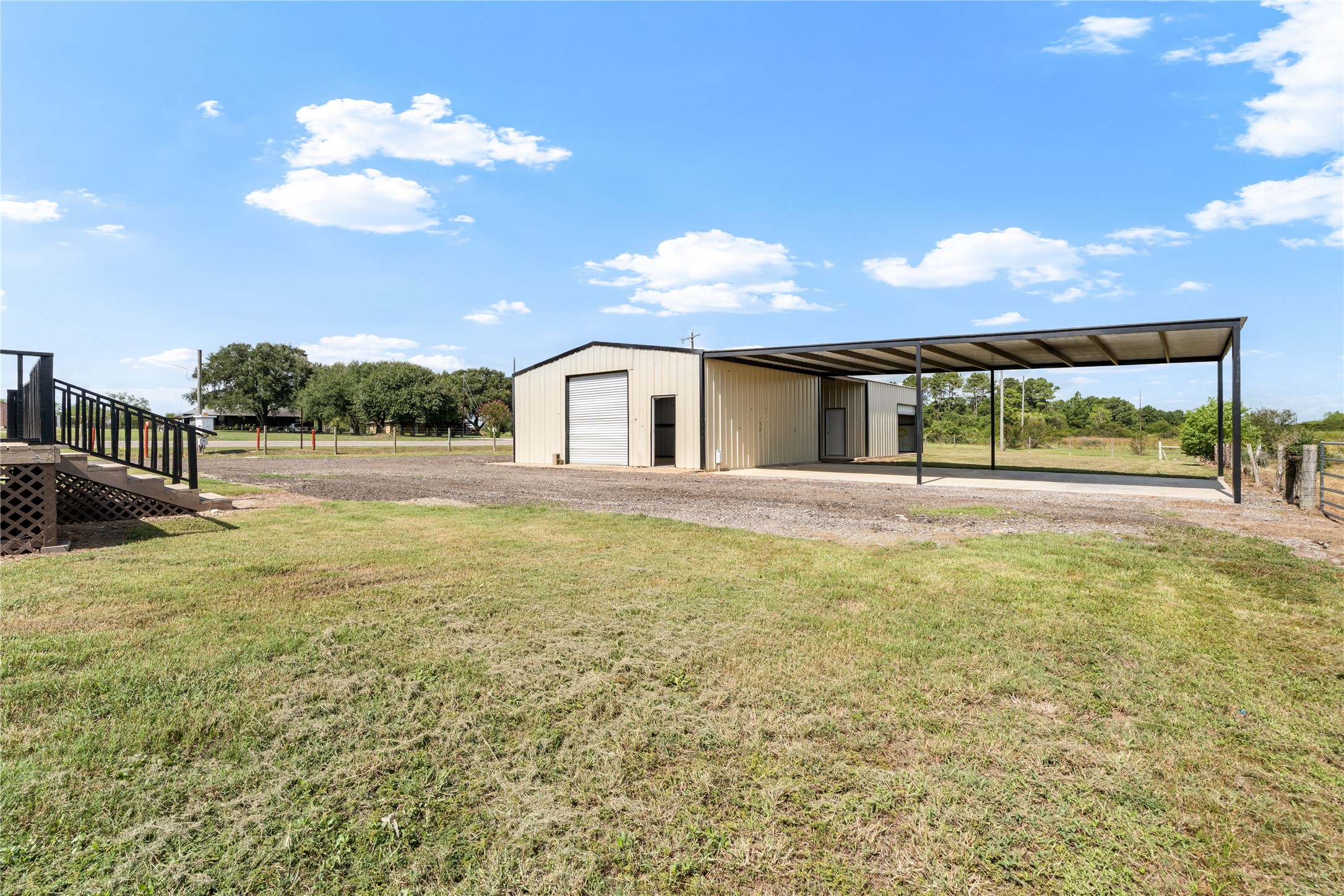 5632 Fm 1094 Property Photo 3