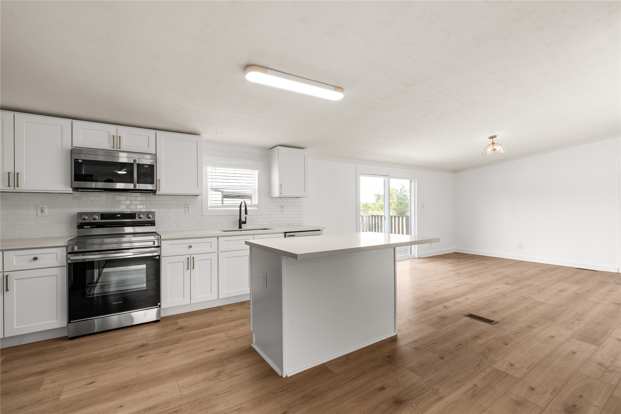 5632 Fm 1094 Property Photo 8