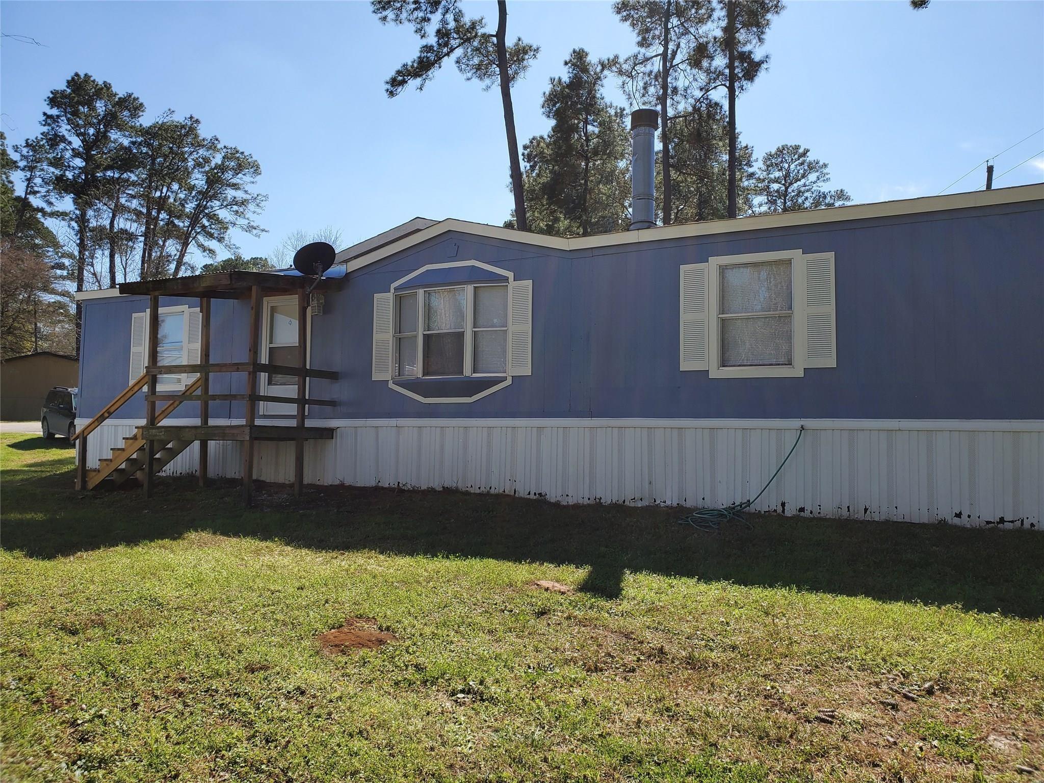 13416 Commander Circle Property Photo 2