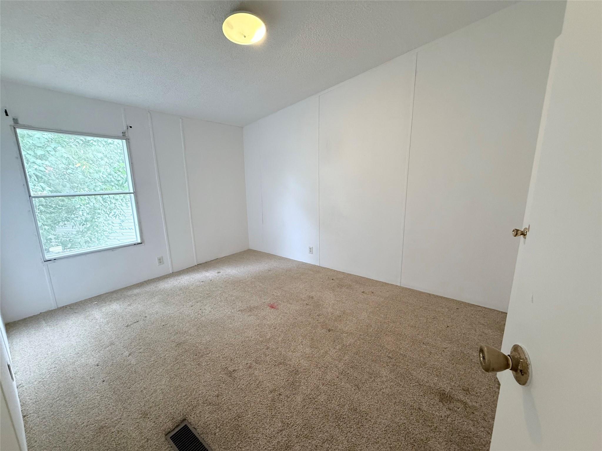 13416 Commander Circle Property Photo 13