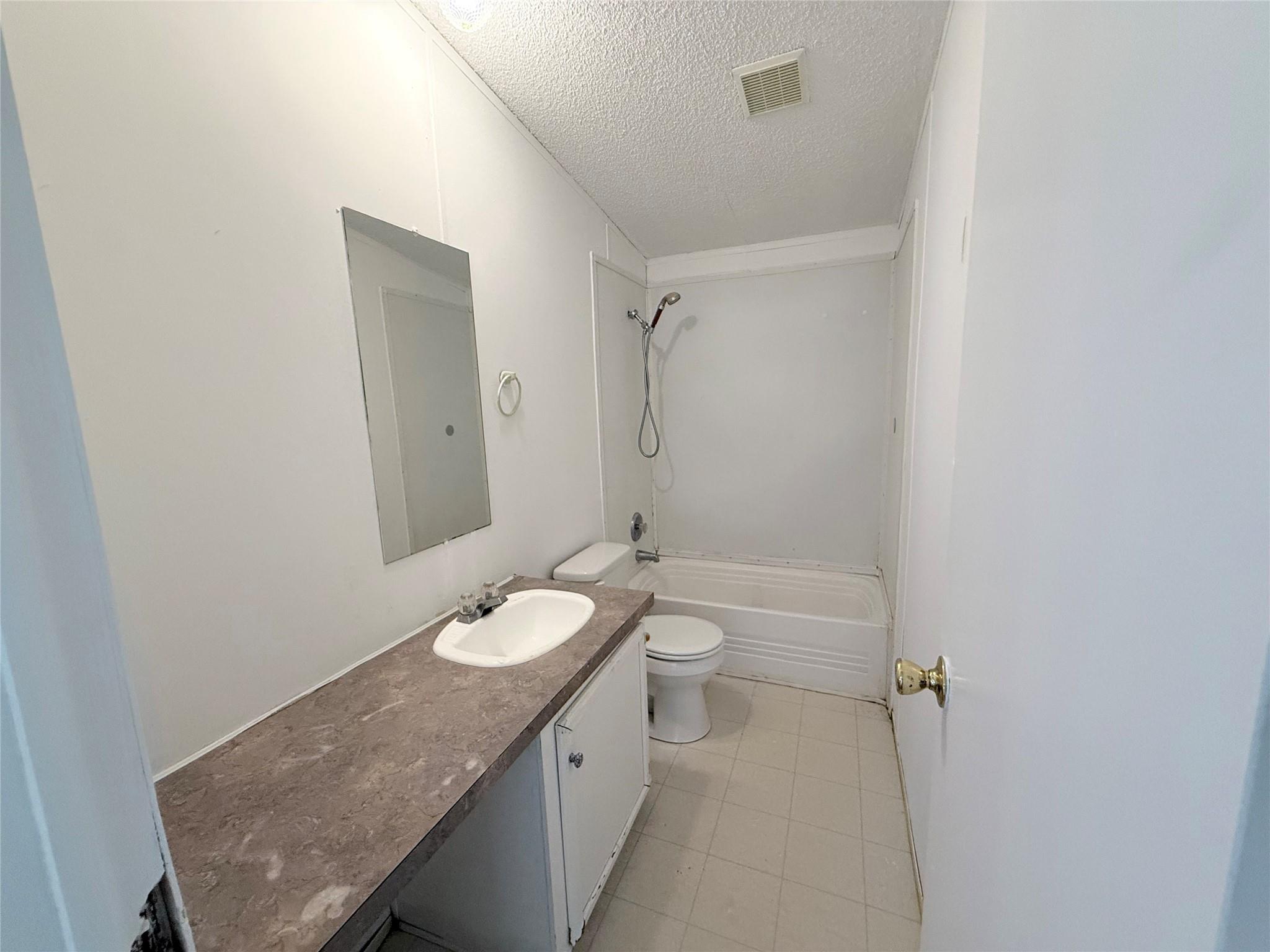 13416 Commander Circle Property Photo 14