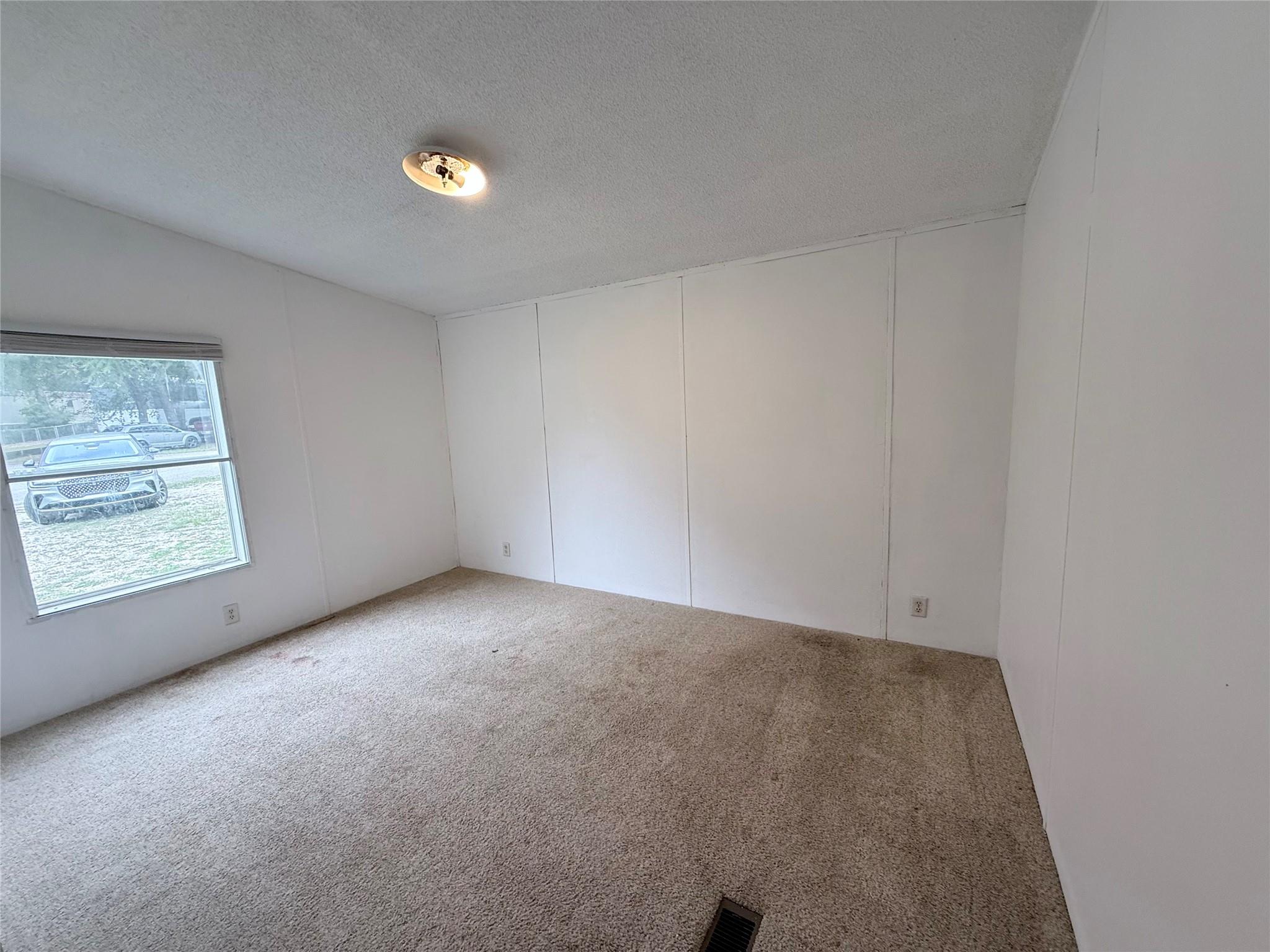 13416 Commander Circle Property Photo 15