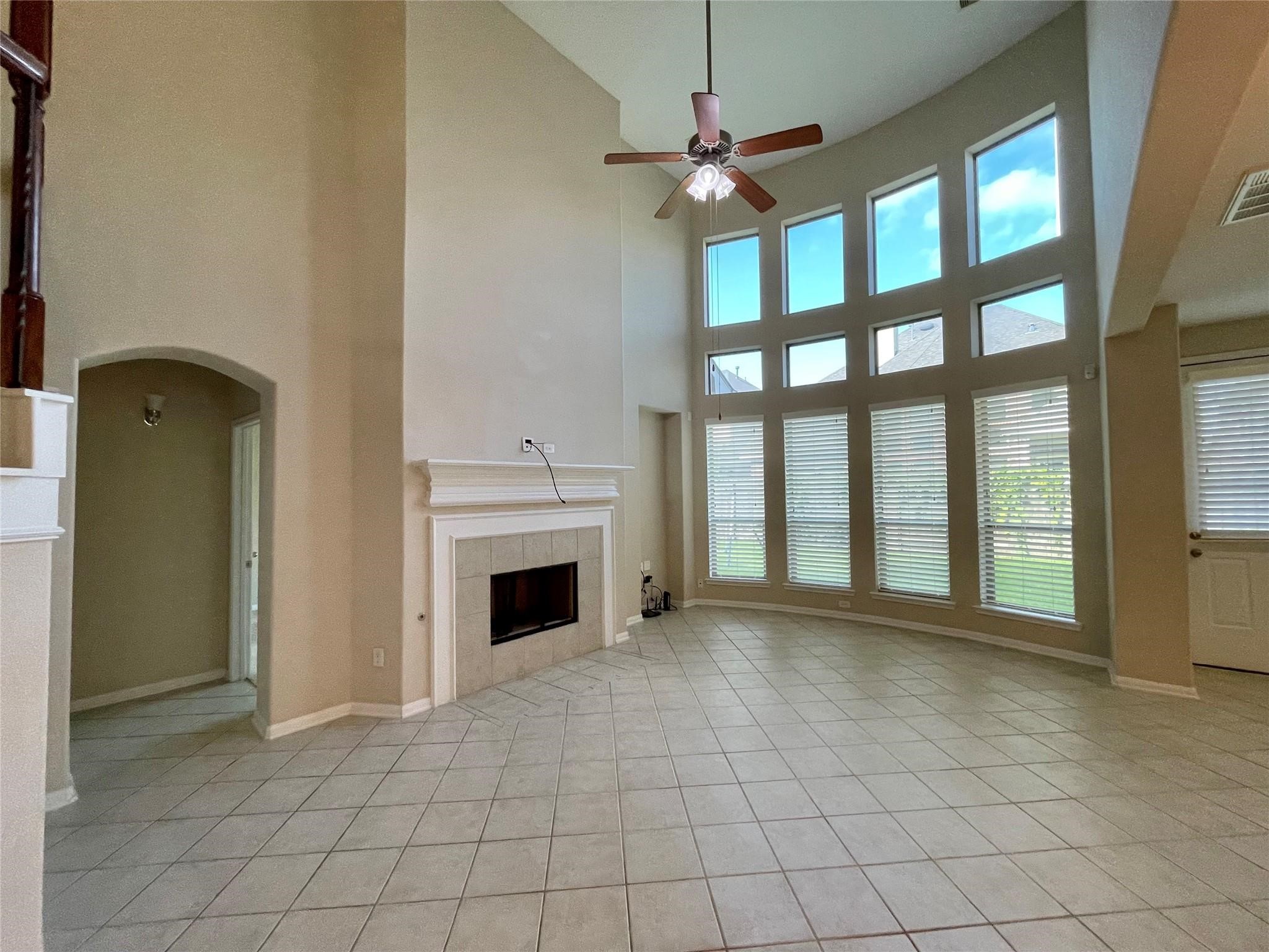 16611 Cactus Blossom Trail Property Photo 3