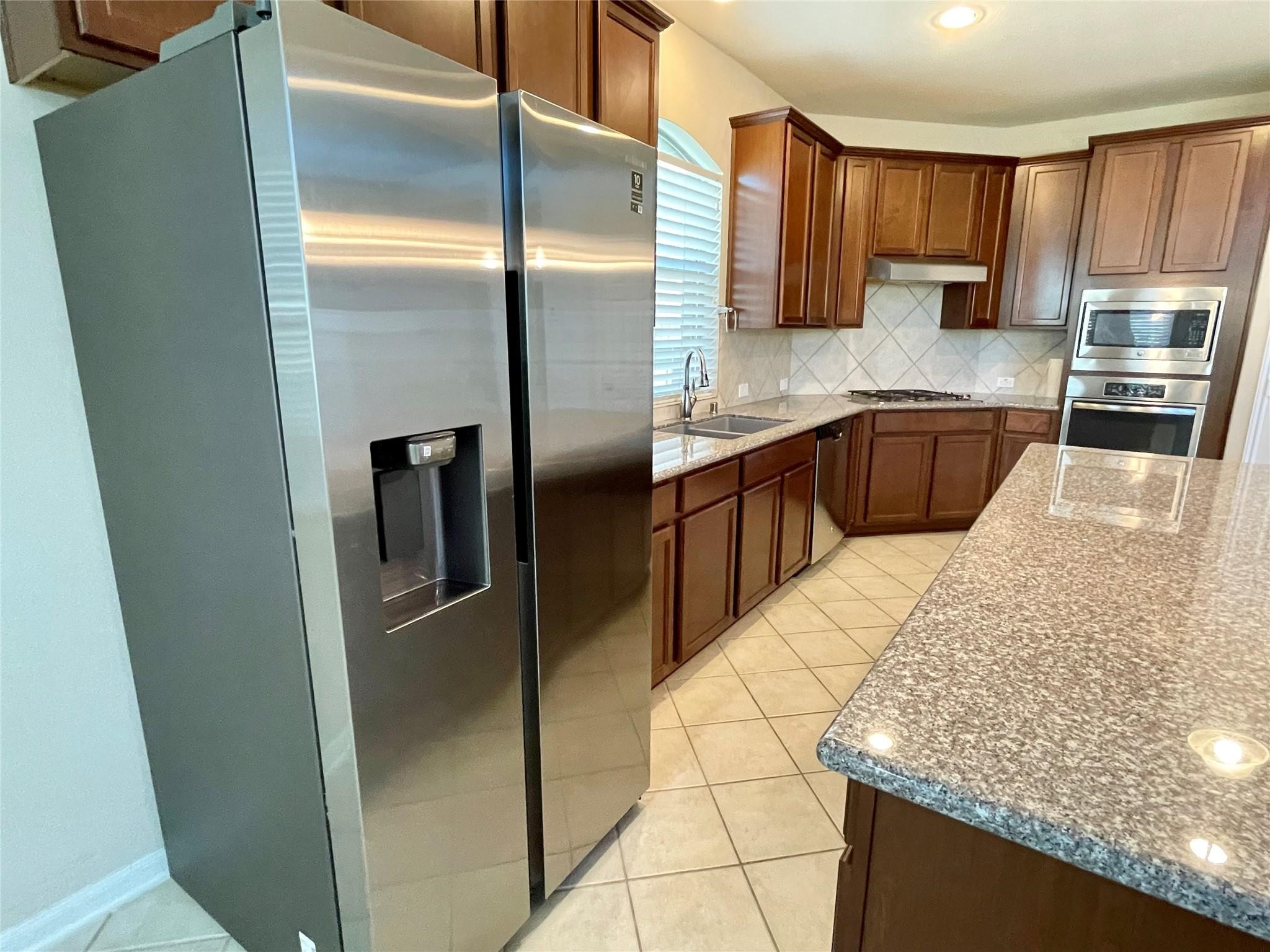 16611 Cactus Blossom Trail Property Photo 4