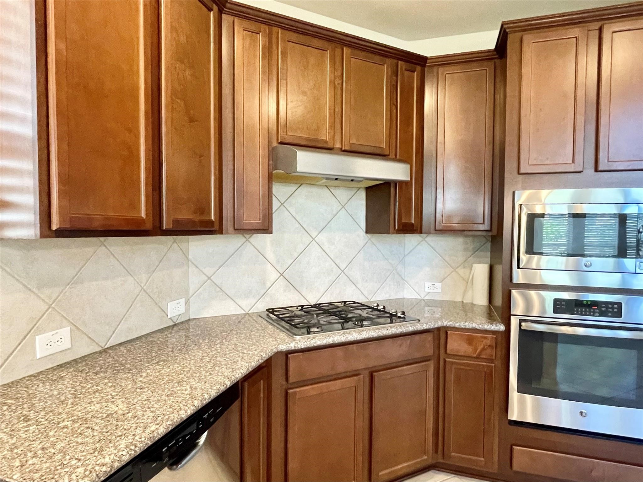 16611 Cactus Blossom Trail Property Photo 11
