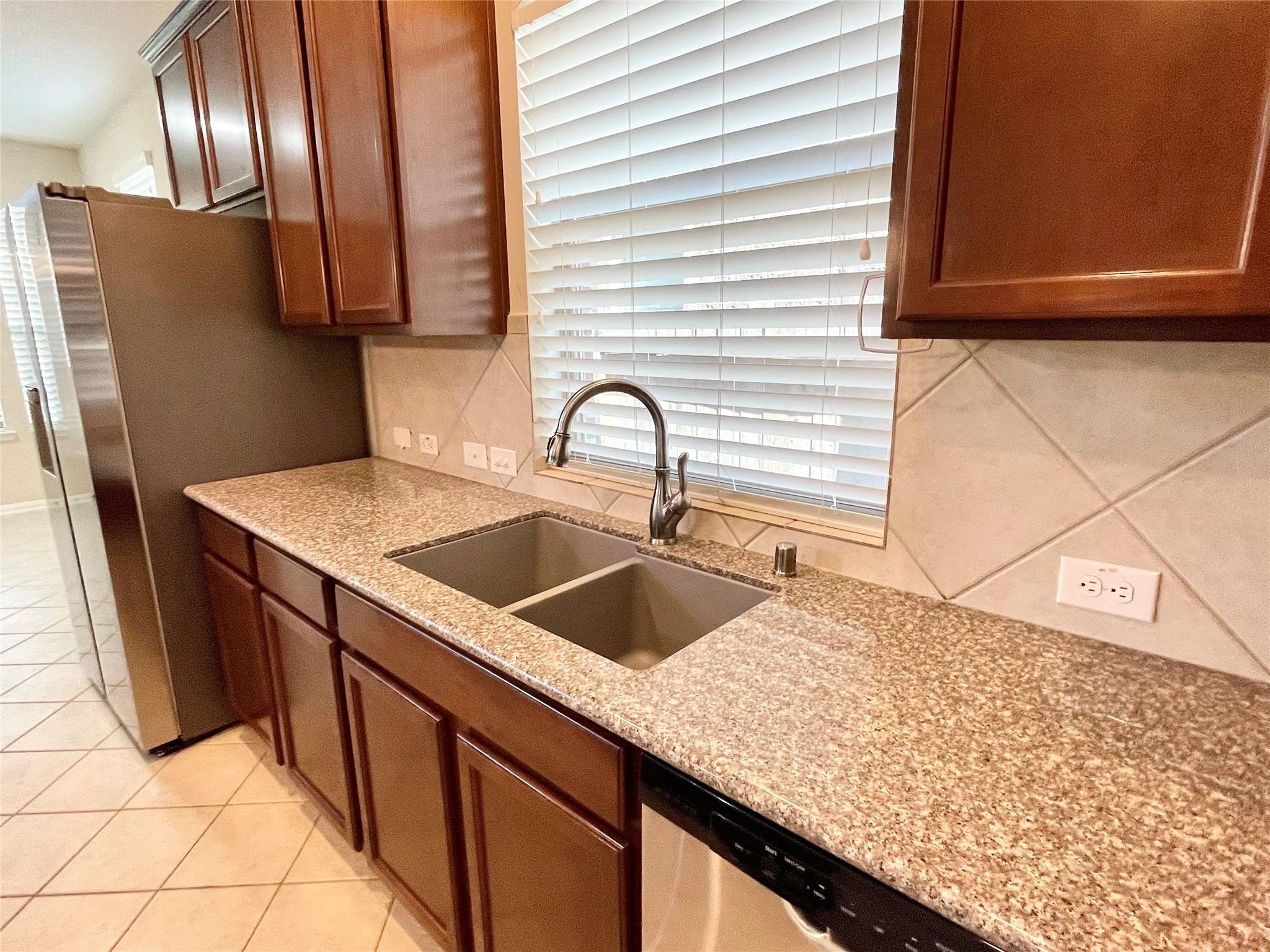 16611 Cactus Blossom Trail Property Photo 13