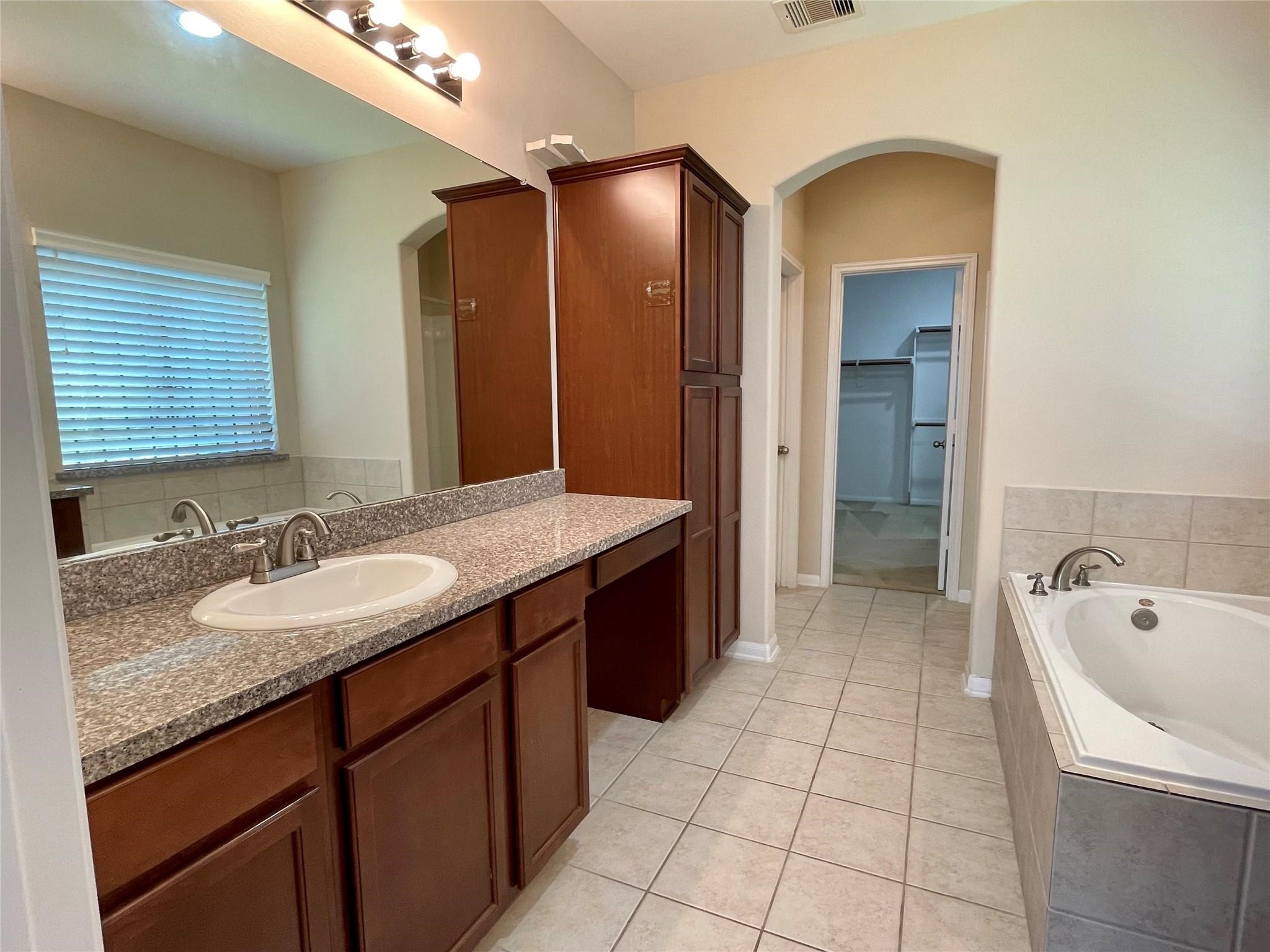 16611 Cactus Blossom Trail Property Photo 16