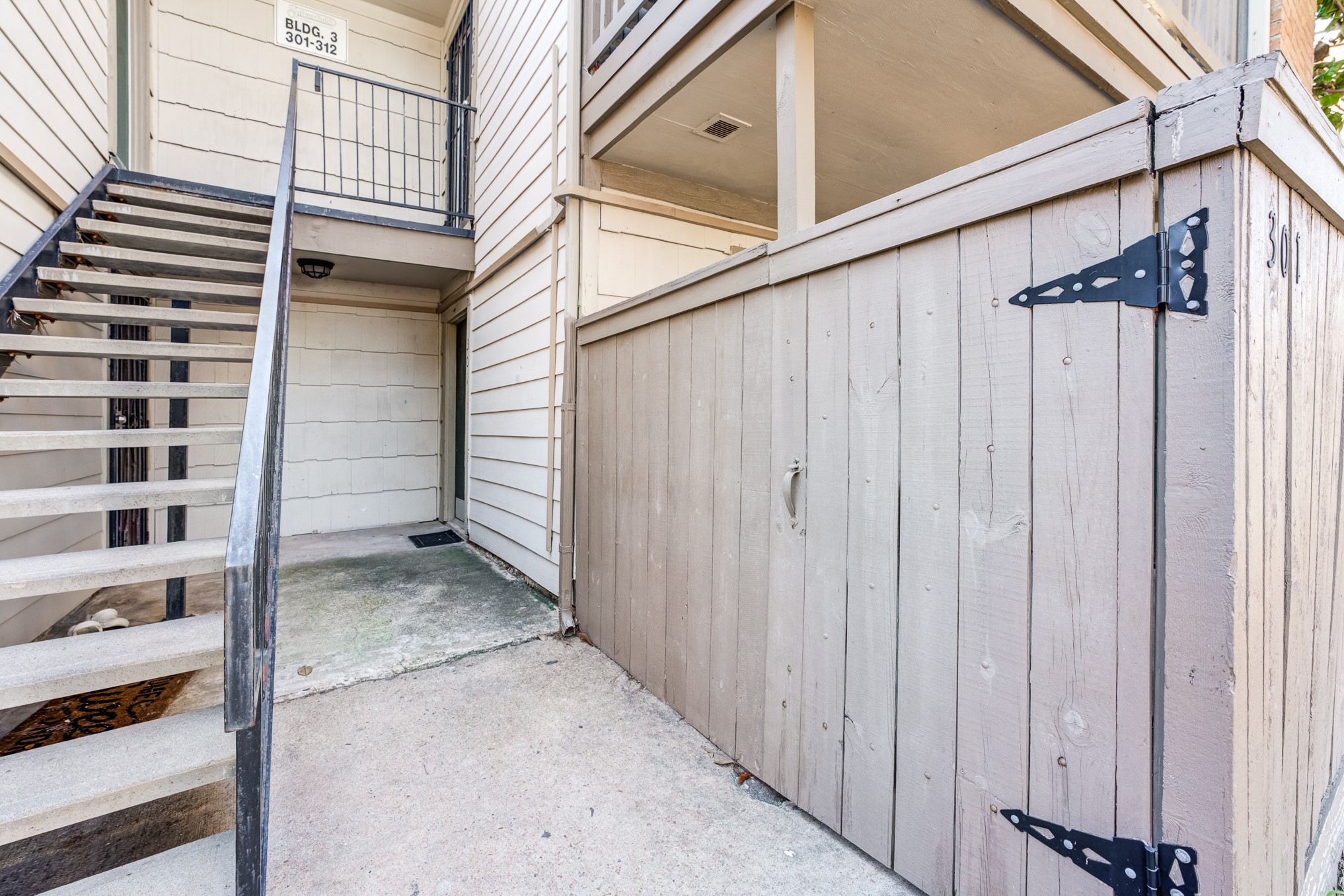 6001 Reims Road 301 Property Photo 4
