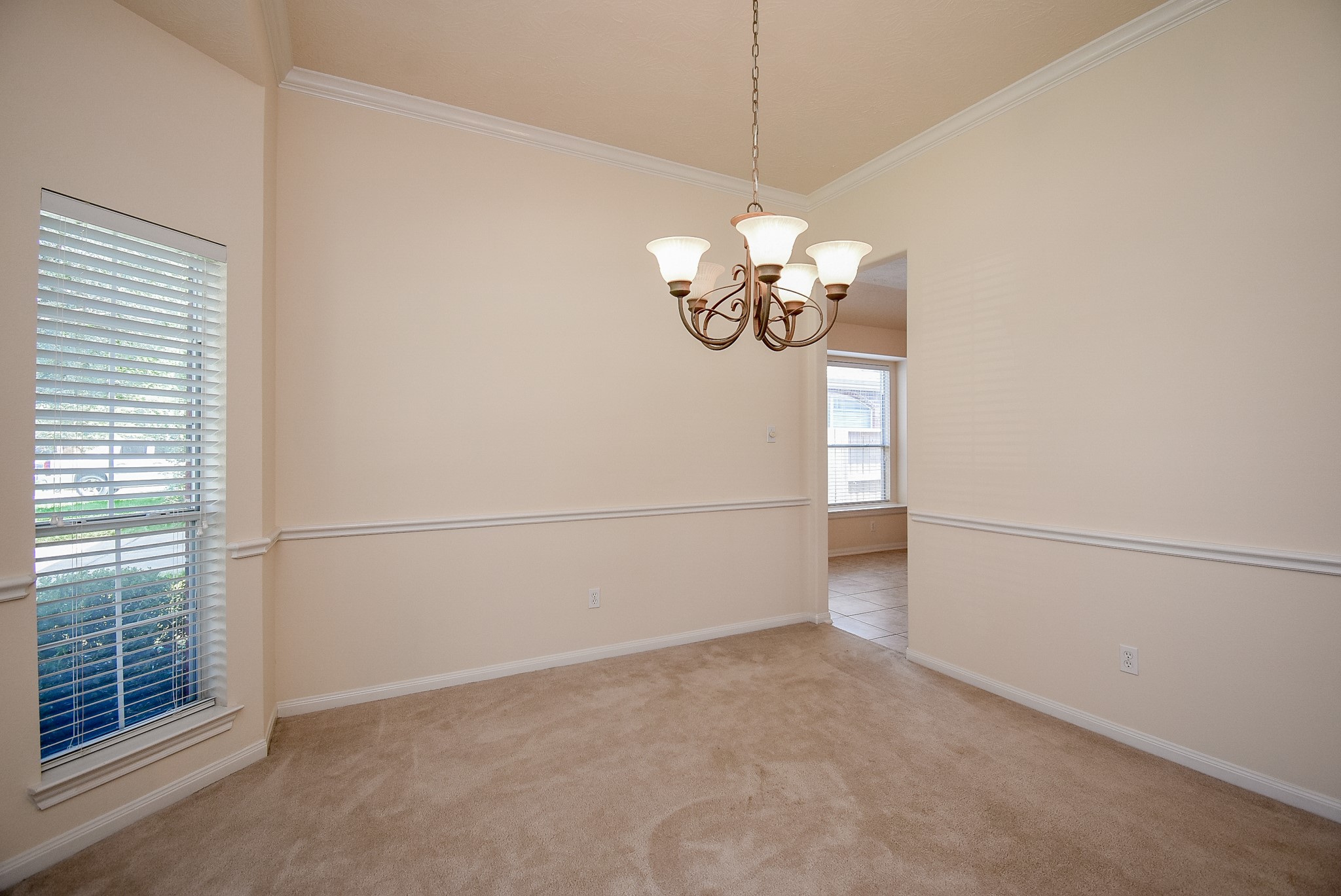 10727 Gilford Crest Drive Property Photo 8