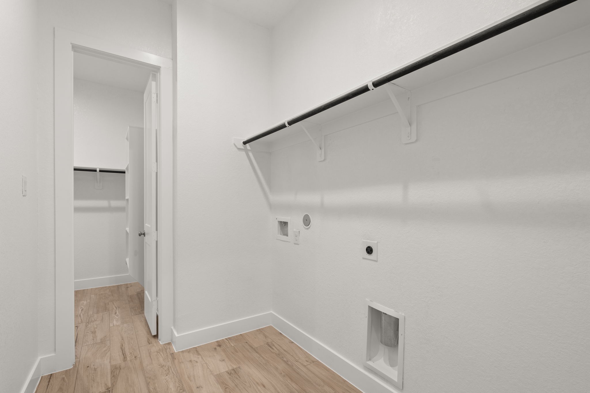 28819 Crockett Gardens Drive Property Photo 13
