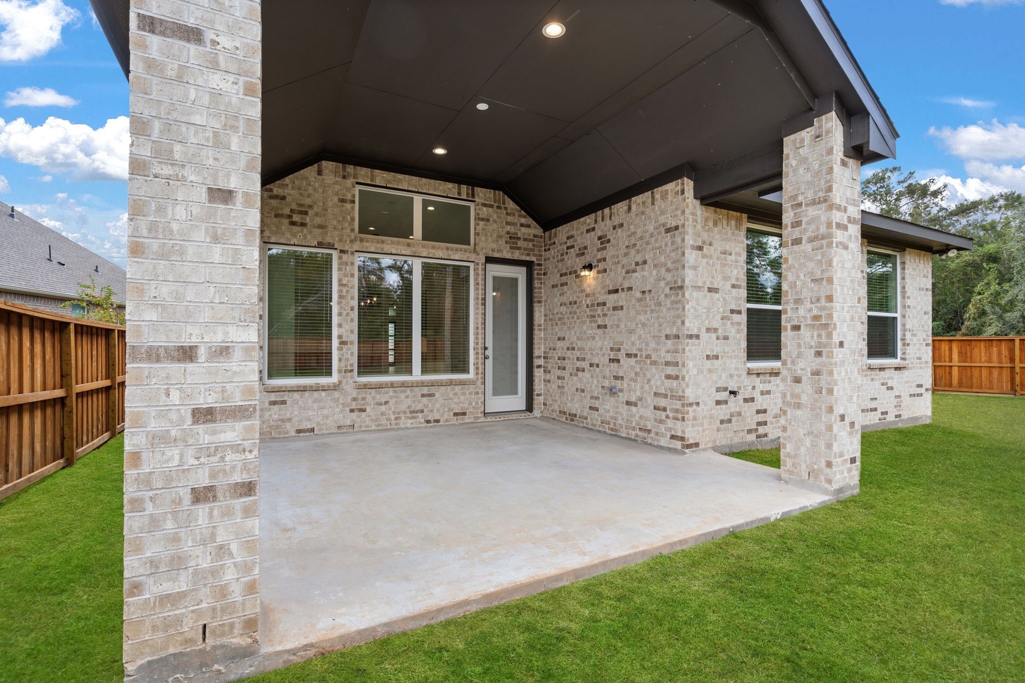 28819 Crockett Gardens Drive Property Photo 16