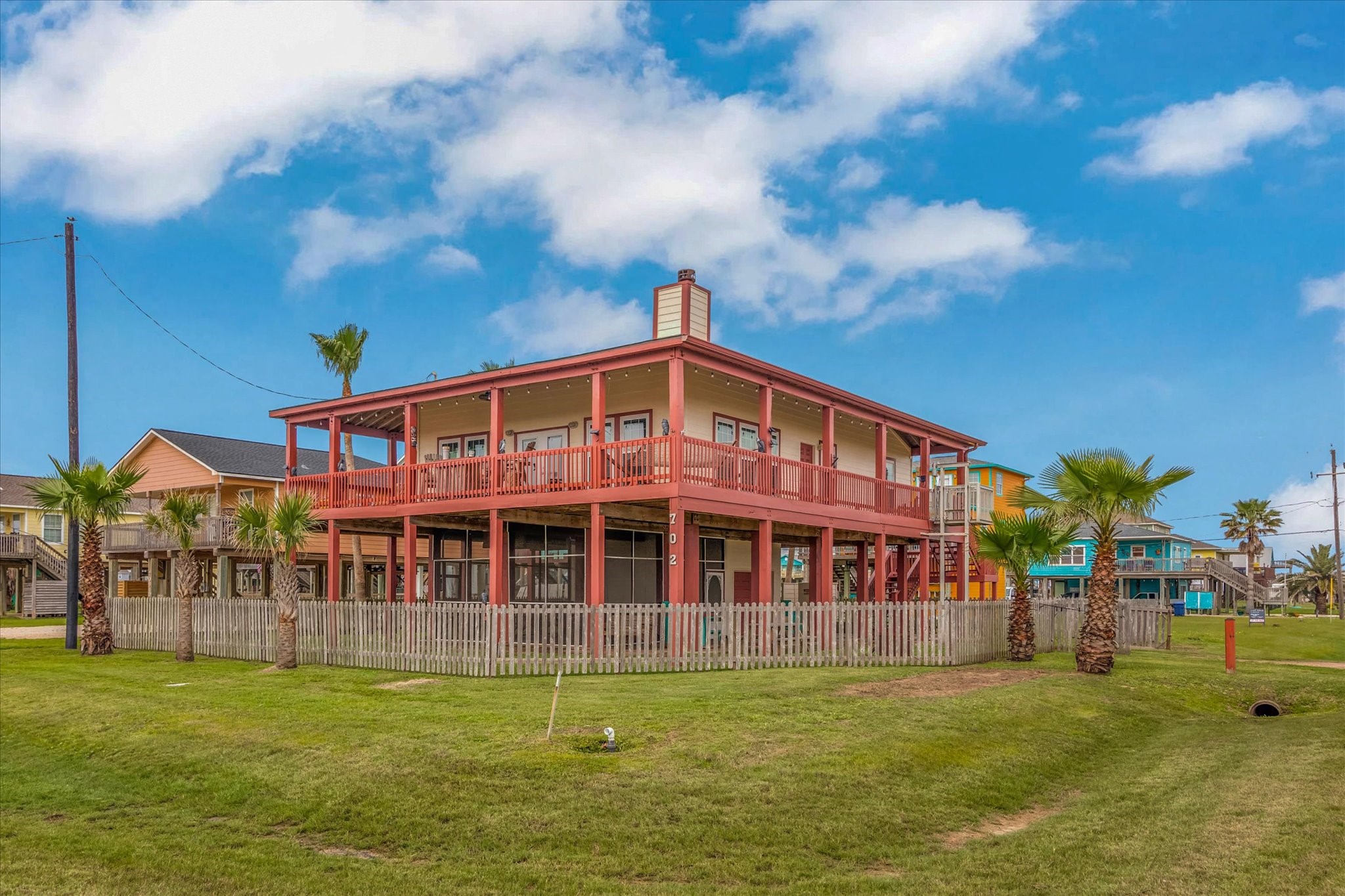 702 Surf Drive Property Photo 1