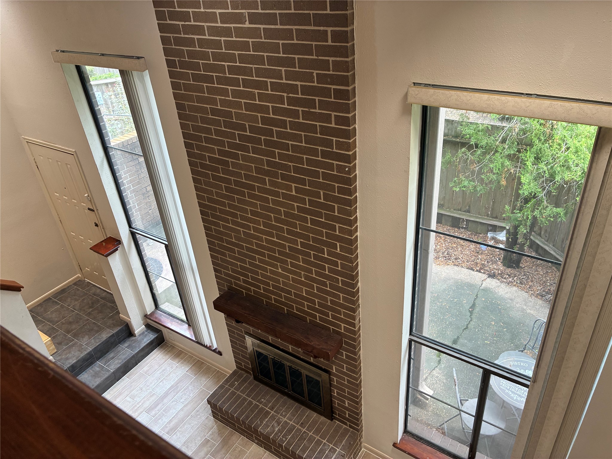 13784 Hollowgreen Drive Property Photo 8