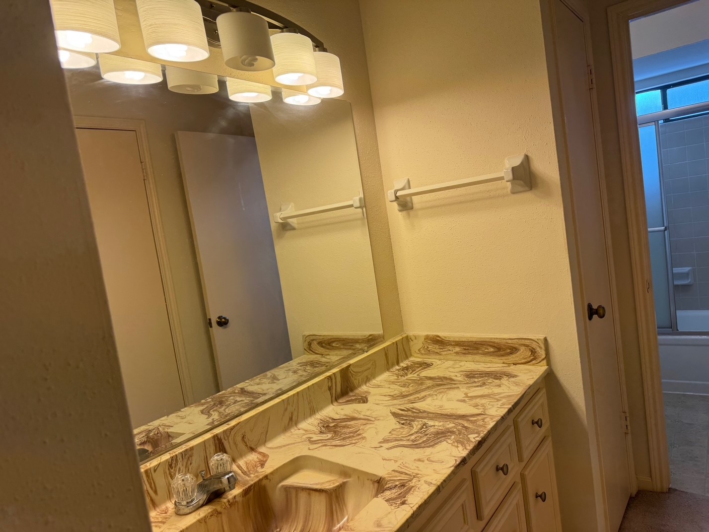13784 Hollowgreen Drive Property Photo 16