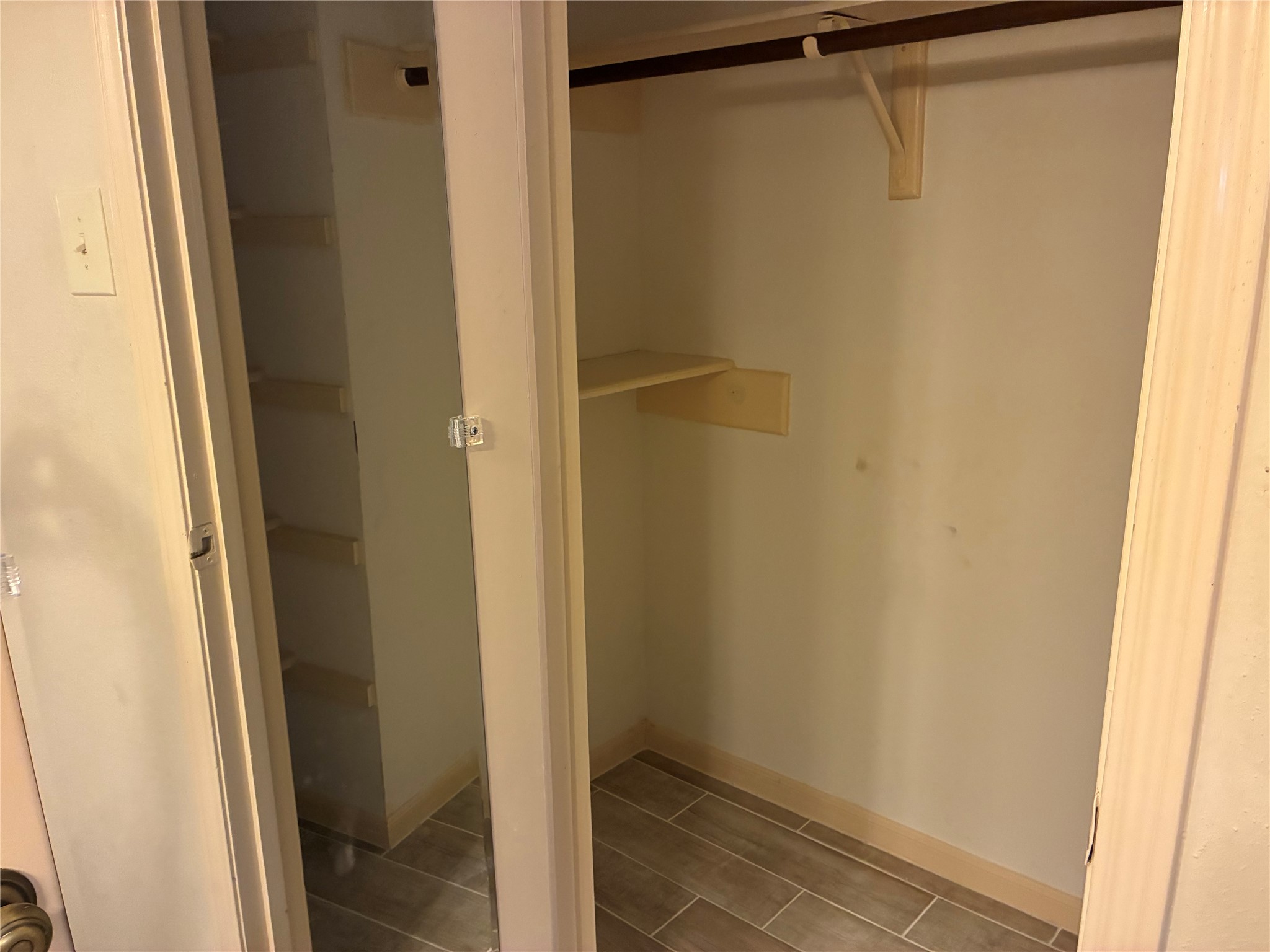13784 Hollowgreen Drive Property Photo 17