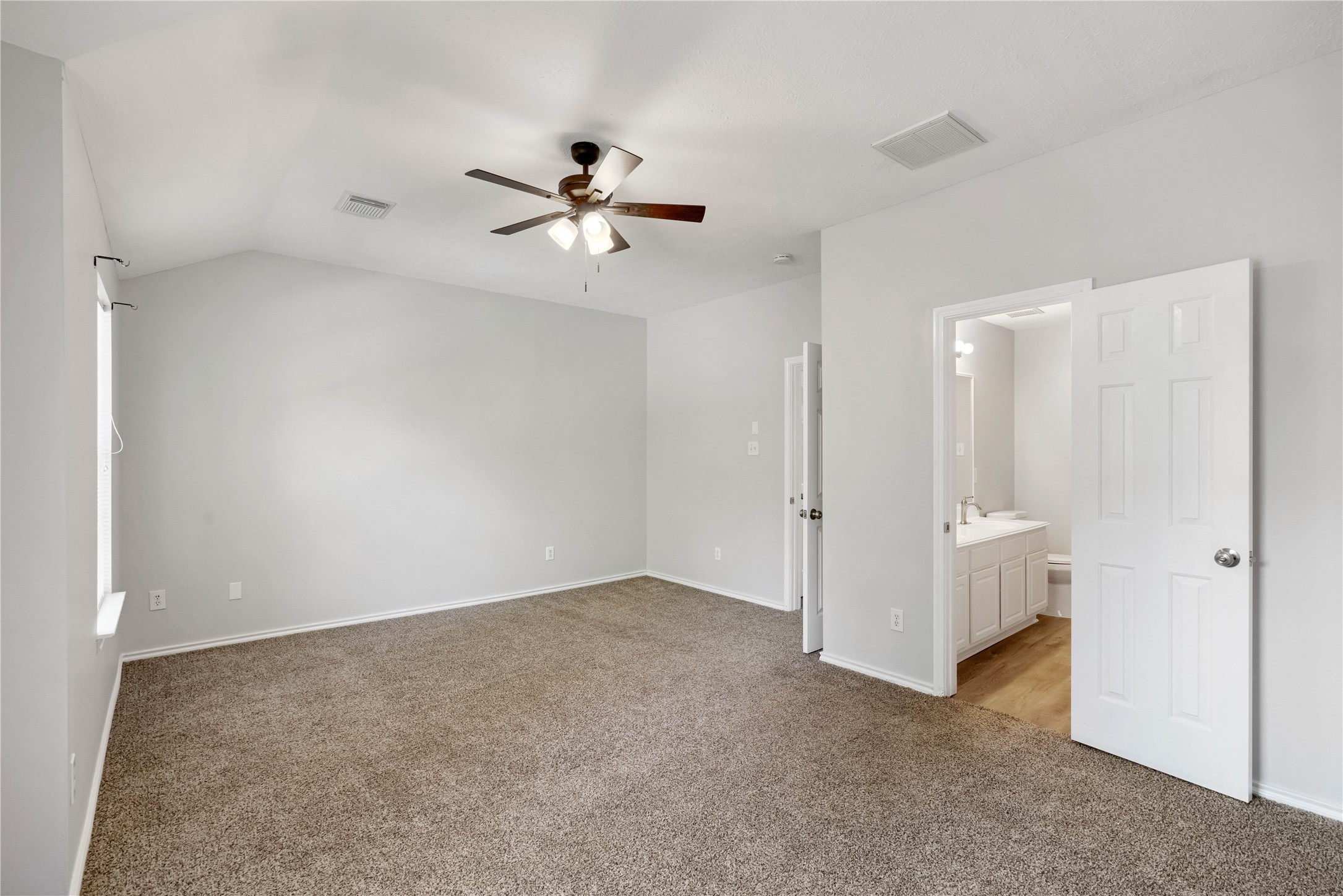 38 N Walden Elms S Property Photo 16