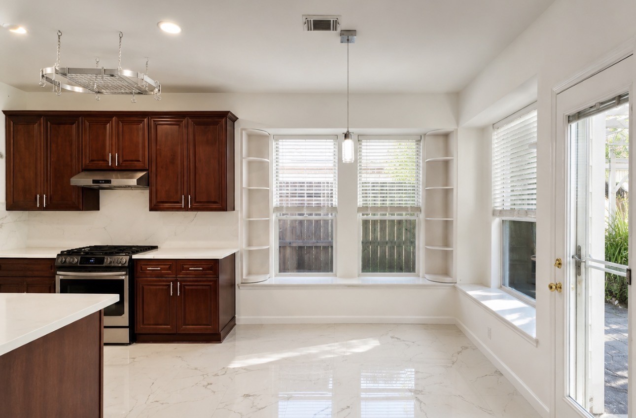 423 Blossomwood Drive Property Photo 11